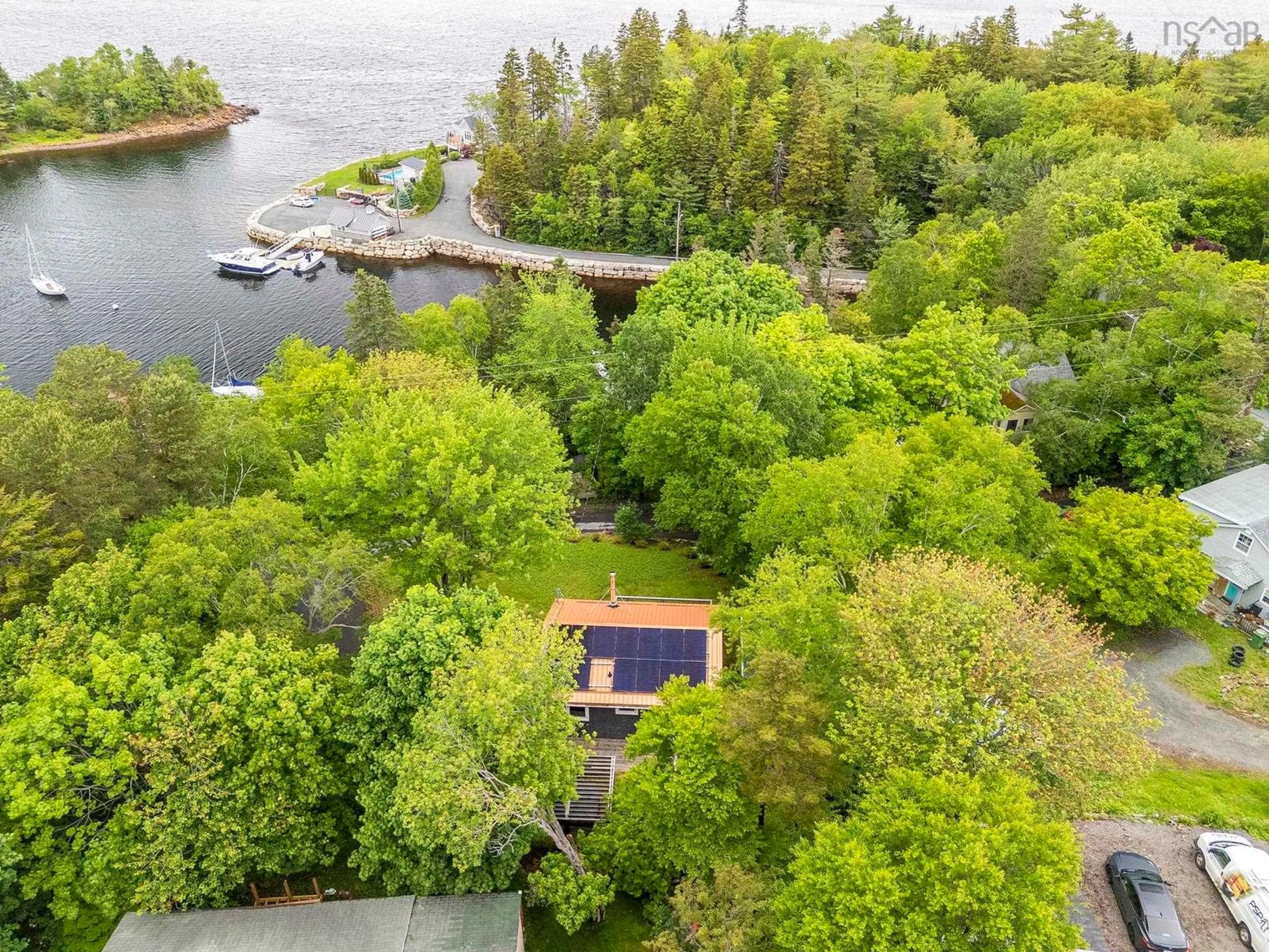 A pic from outside/outdoor area/front of a property/back of a property/a pic from drone, water/lake/river/ocean view for 6 Battery Dr, Halifax Nova Scotia B3P 2G8