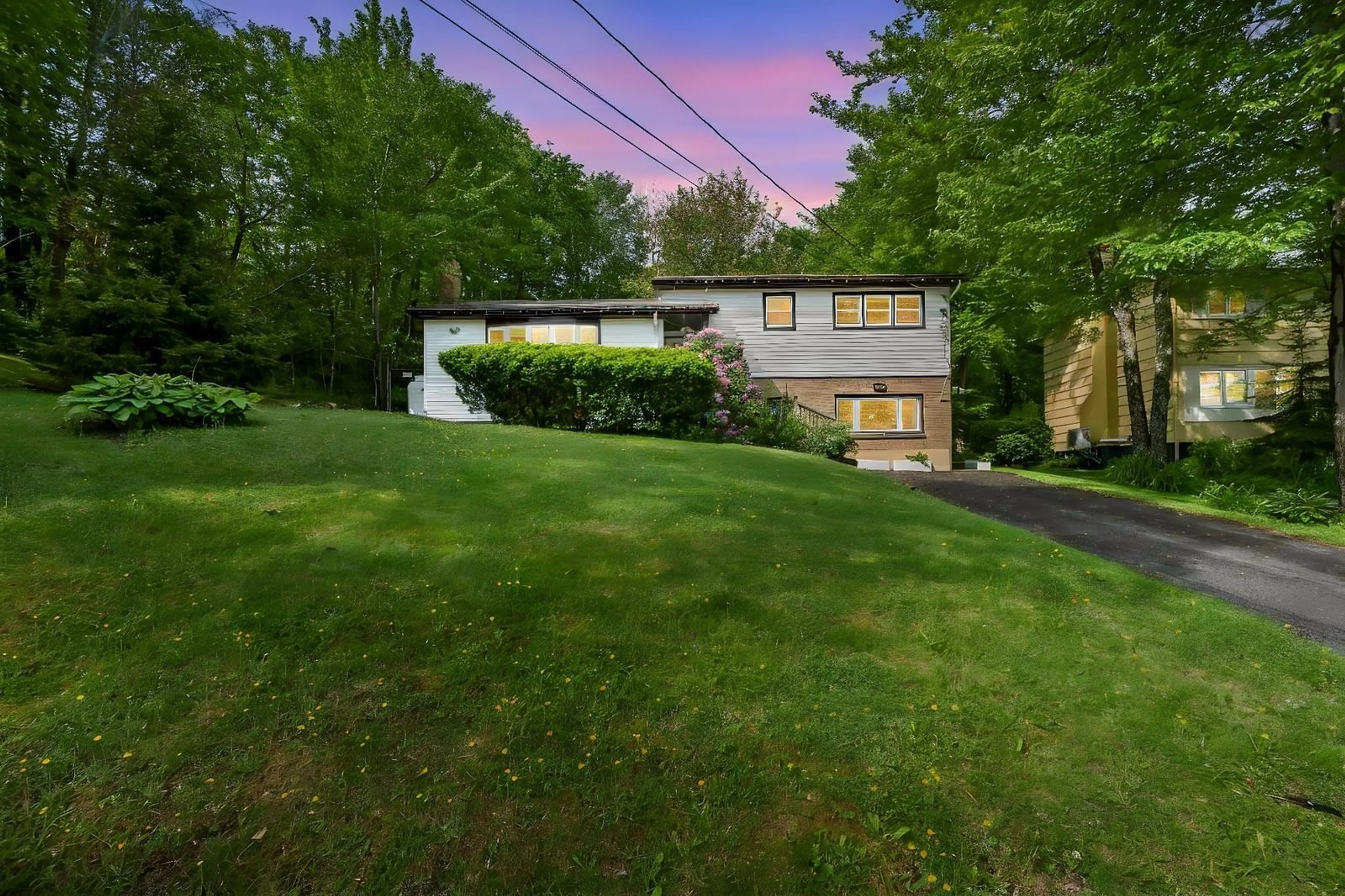 A pic from outside/outdoor area/front of a property/back of a property/a pic from drone, street for 10 Plymouth Street, Halifax Nova Scotia B3M 2S2