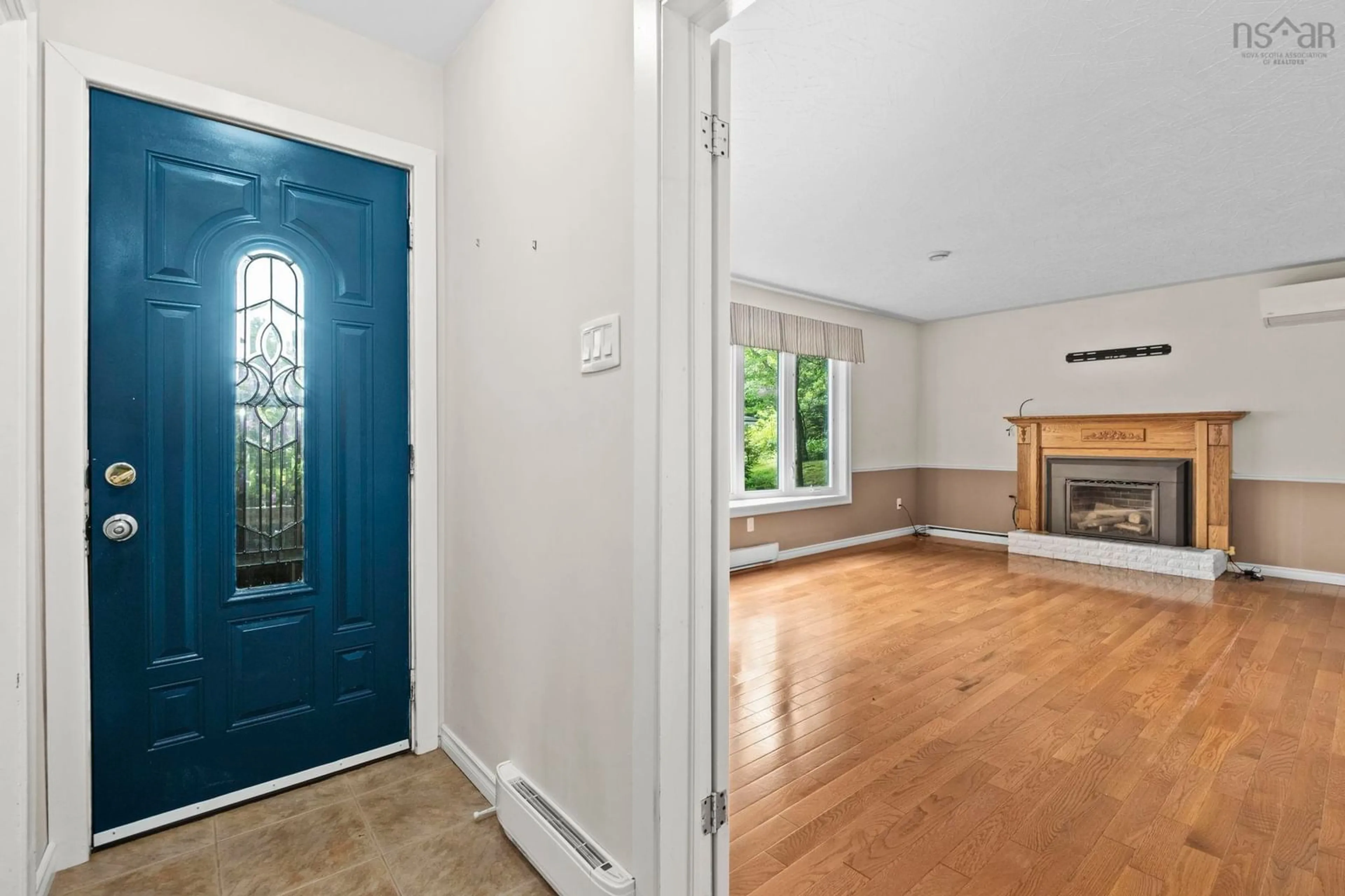 Indoor entryway for 10 Plymouth Street, Halifax Nova Scotia B3M 2S2