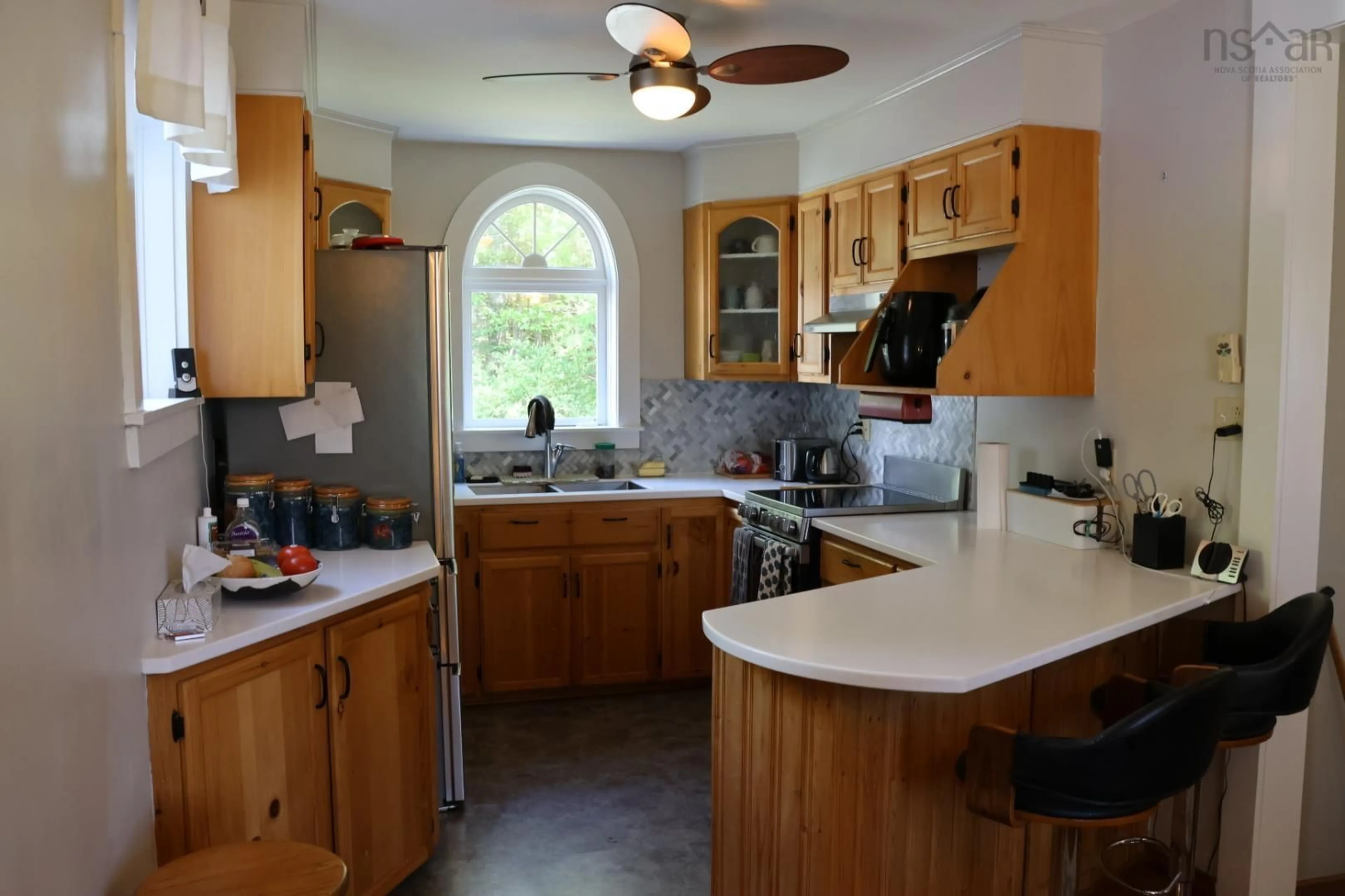 Standard kitchen, ceramic/tile floor for 10133 St Margarets Bay Rd, Hubbards Nova Scotia B0J 1T0