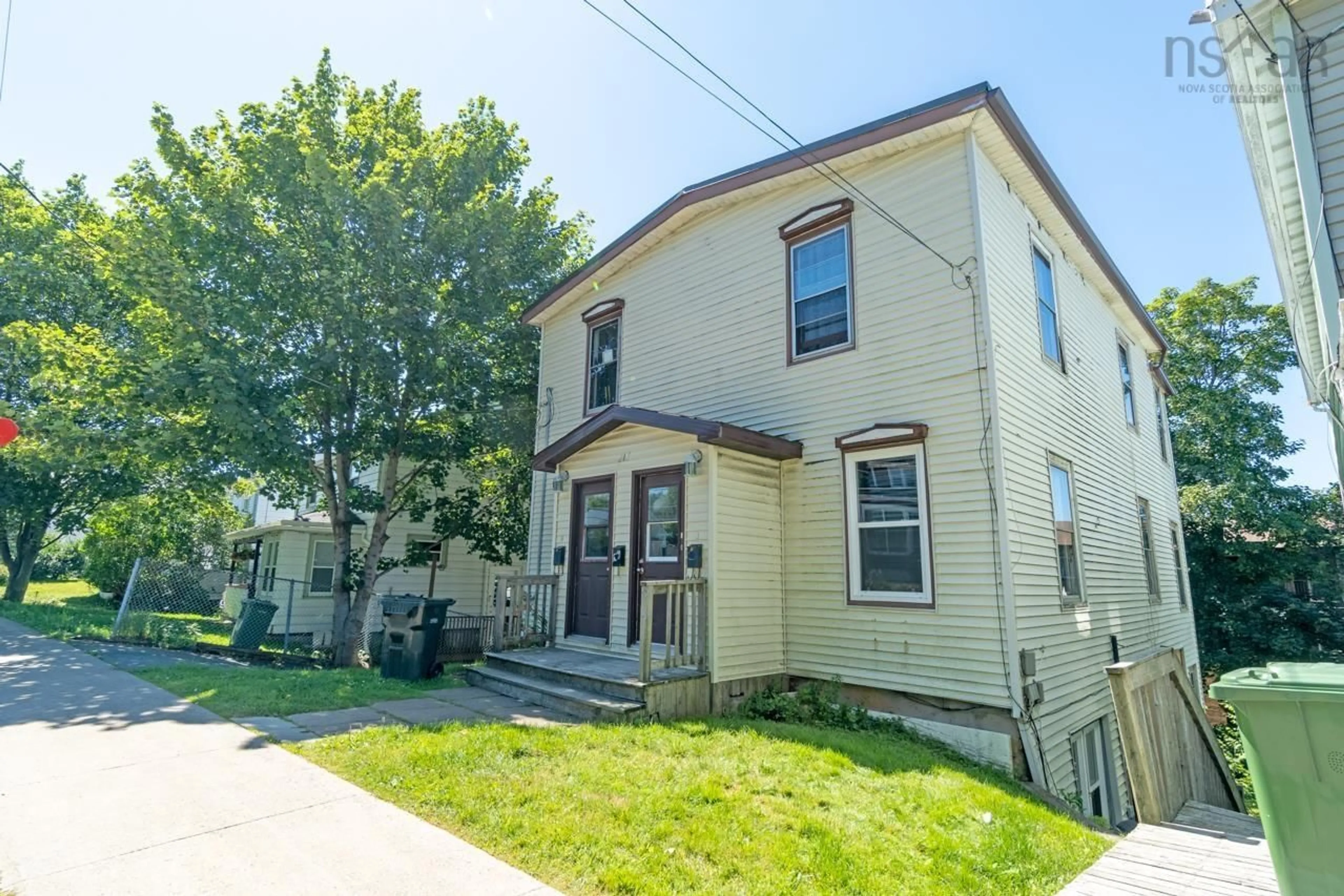A pic from outside/outdoor area/front of a property/back of a property/a pic from drone, street for 217 Windmill Rd, Dartmouth Nova Scotia B3A 1G1