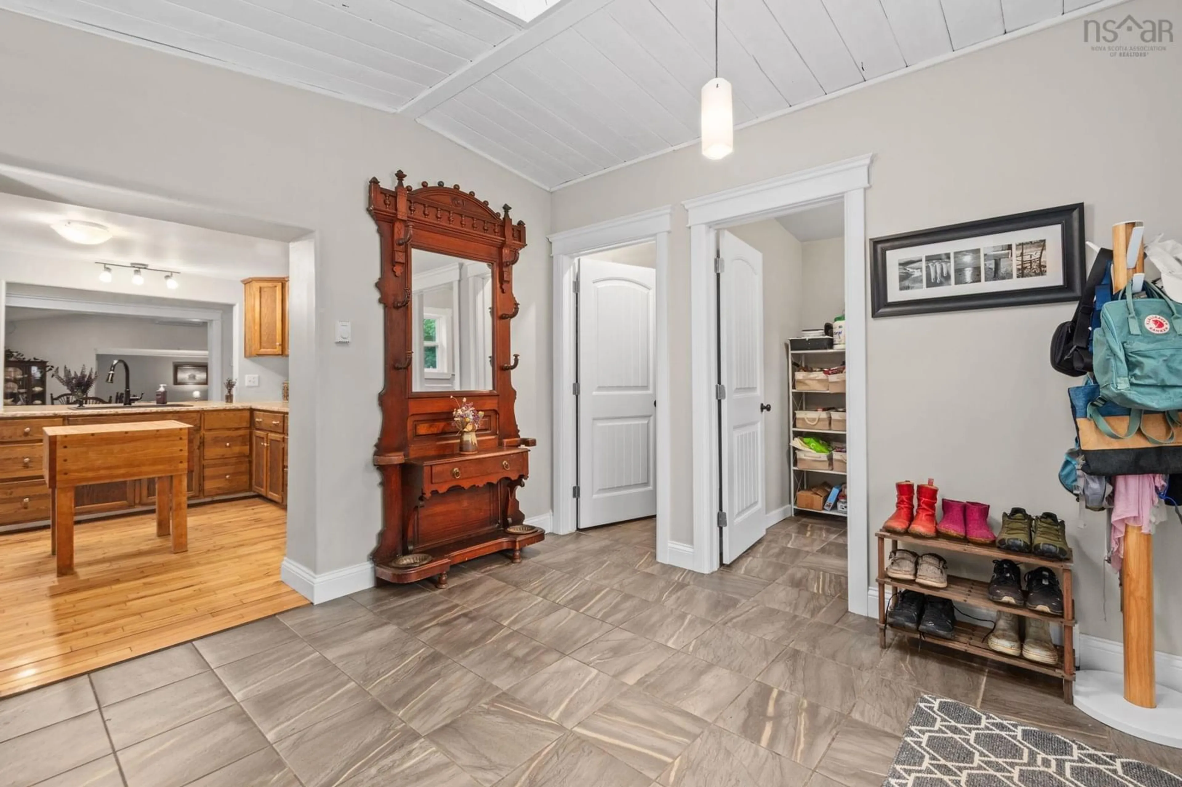 Indoor entryway for 33 Grange St, Pictou Nova Scotia B0K 1H0