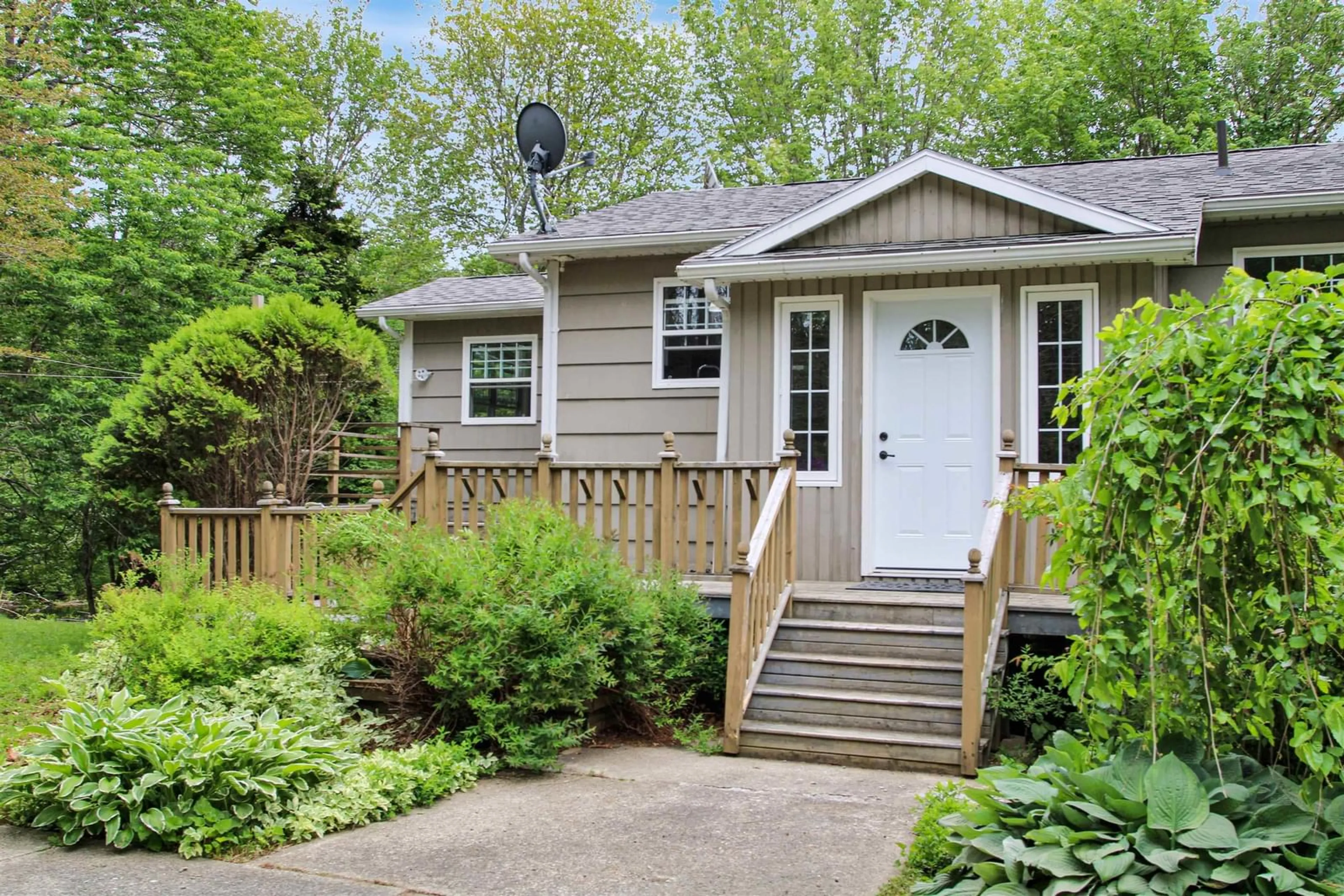 Home with vinyl exterior material, street for 550 Allee Des Black, Bangor Nova Scotia B0W 2L0
