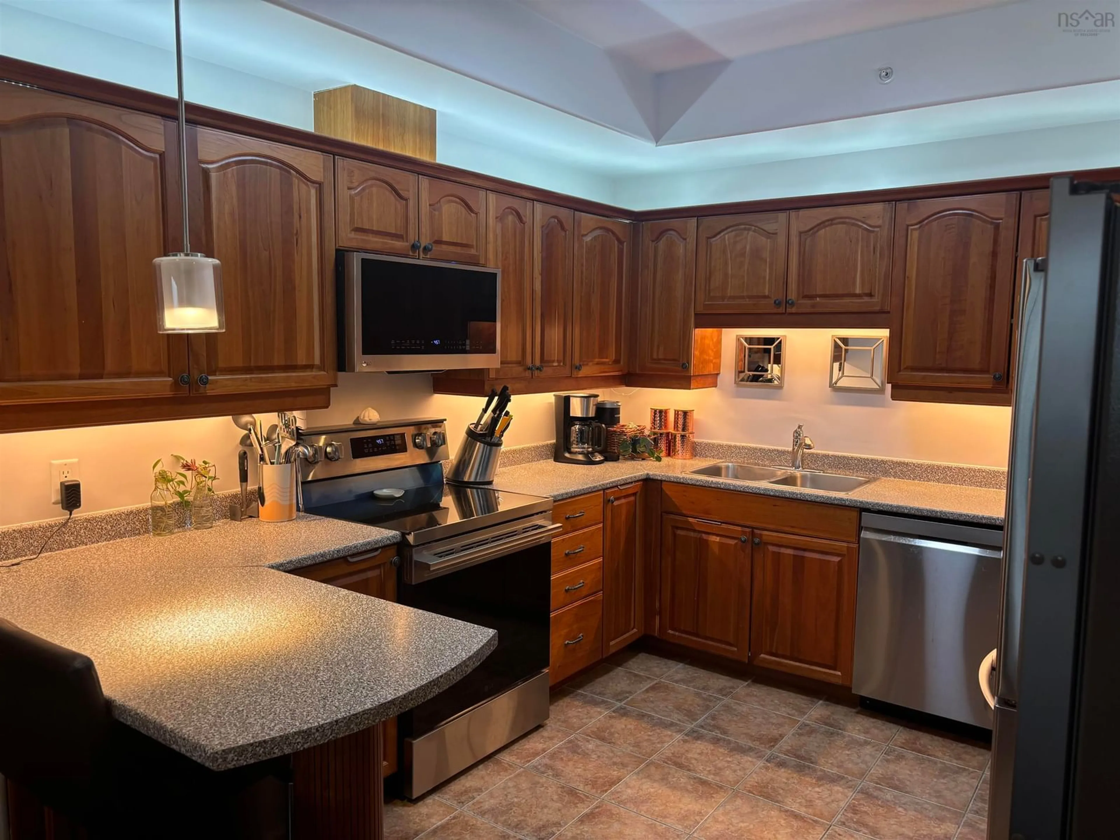 Standard kitchen, ceramic/tile floor for Dr, Clayton Park Nova Scotia B3S 1T1