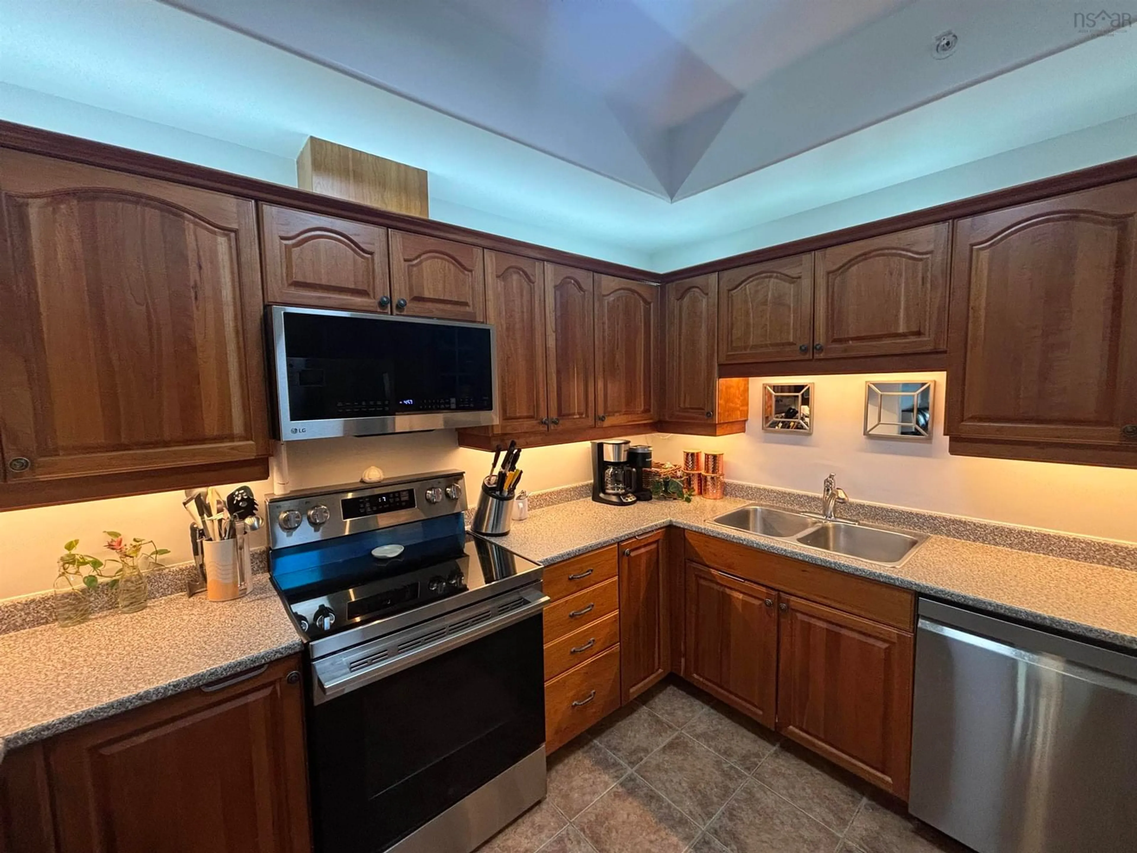 Standard kitchen, unknown for Dr, Clayton Park Nova Scotia B3S 1T1