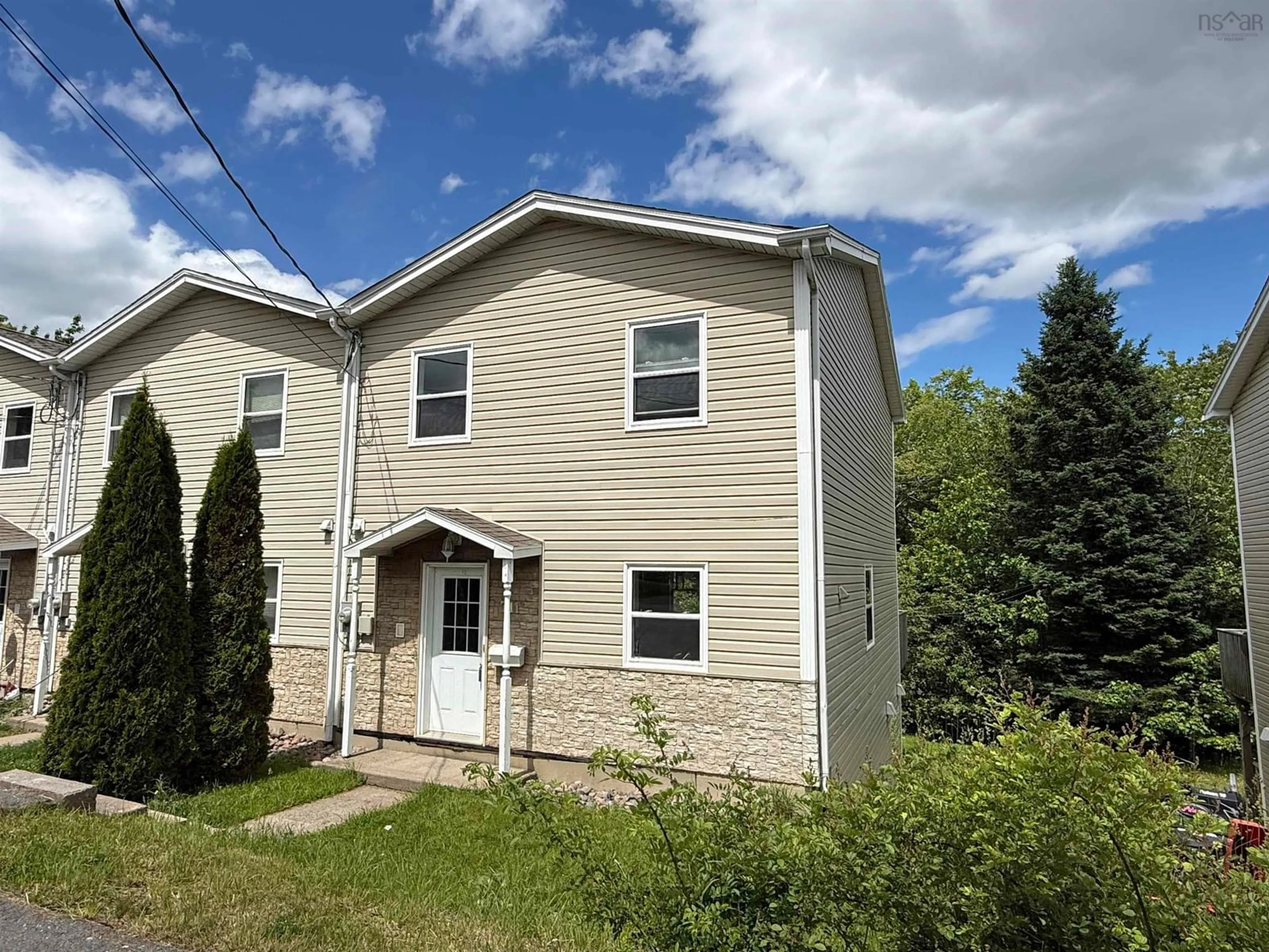 Home with vinyl exterior material, street for 711 Pleasant St, Dartmouth Nova Scotia B2W 1A8