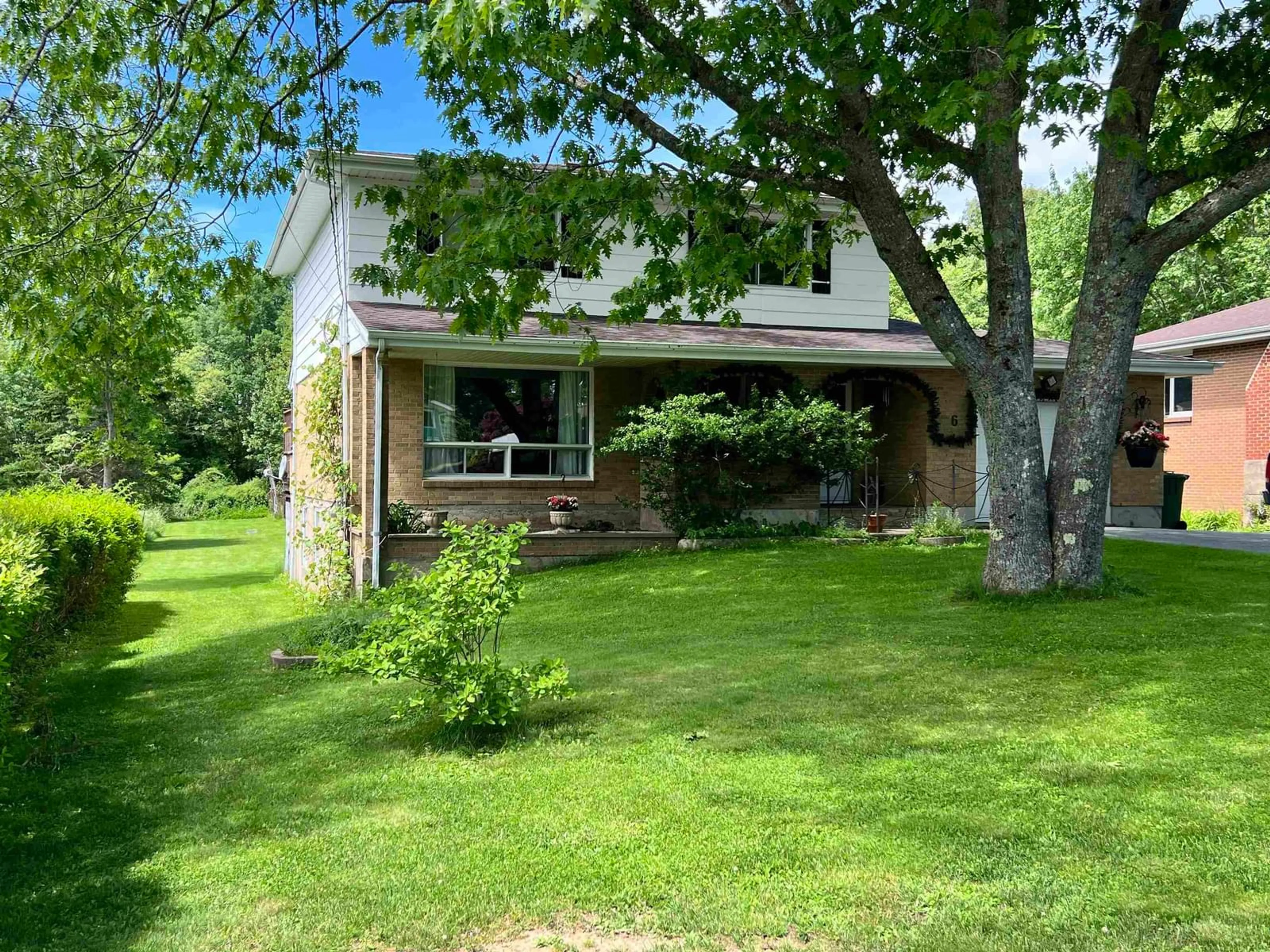 A pic from outside/outdoor area/front of a property/back of a property/a pic from drone, unknown for 6 Raymond Dr, Sackville Nova Scotia B4C 1H2
