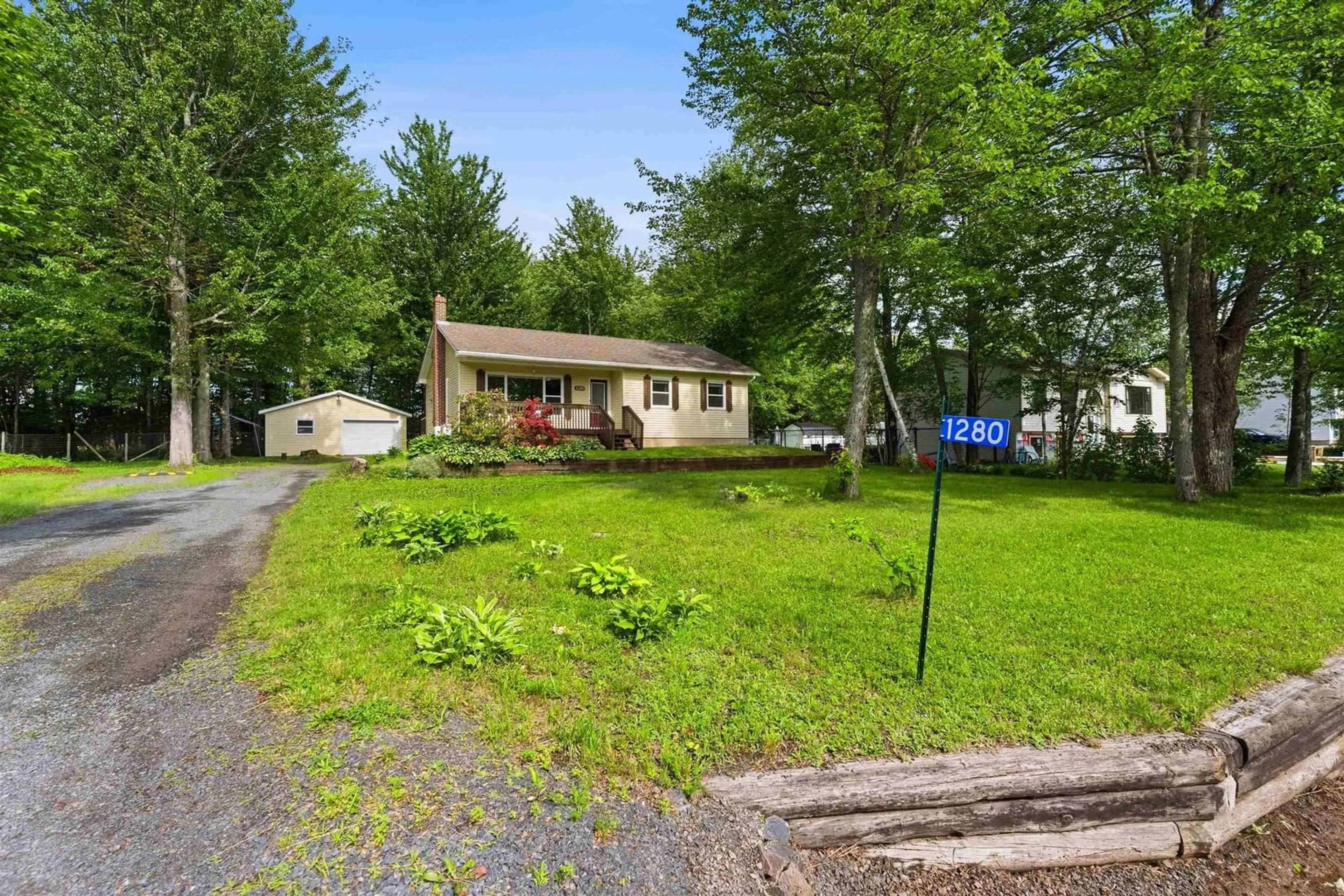 A pic from outside/outdoor area/front of a property/back of a property/a pic from drone, street for 1280 Crosby Crt, Coldbrook Nova Scotia B4R 1A8