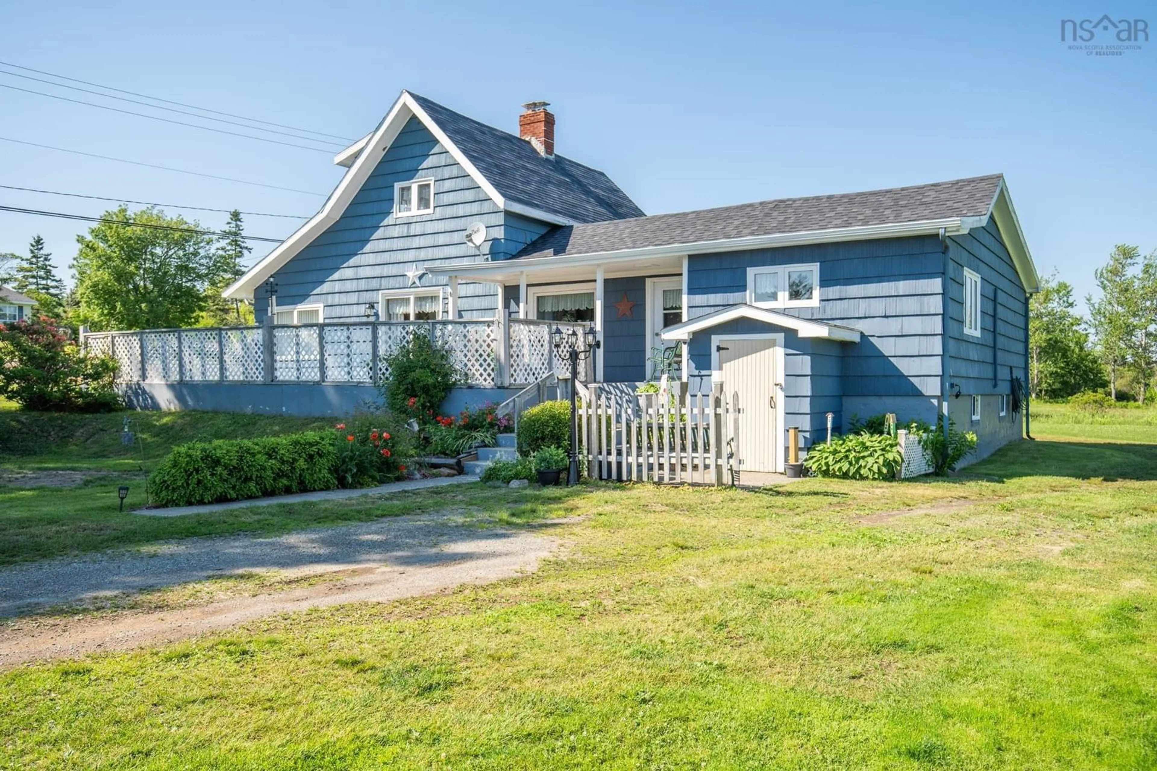 Home with vinyl exterior material, street for 279 Chebogue Rd, Arcadia Nova Scotia B5A 5E9