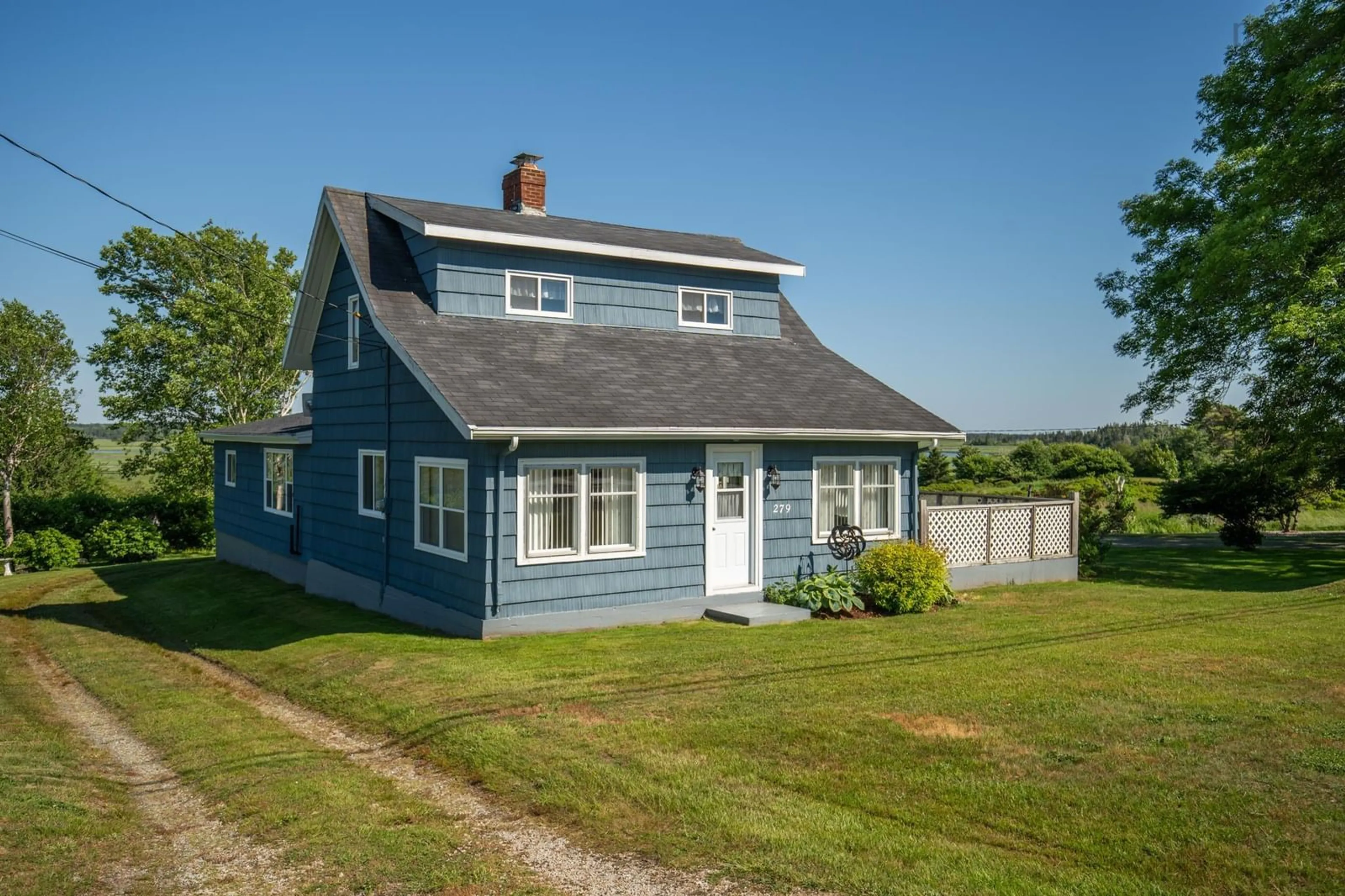A pic from outside/outdoor area/front of a property/back of a property/a pic from drone, unknown for 279 Chebogue Rd, Arcadia Nova Scotia B5A 5E9
