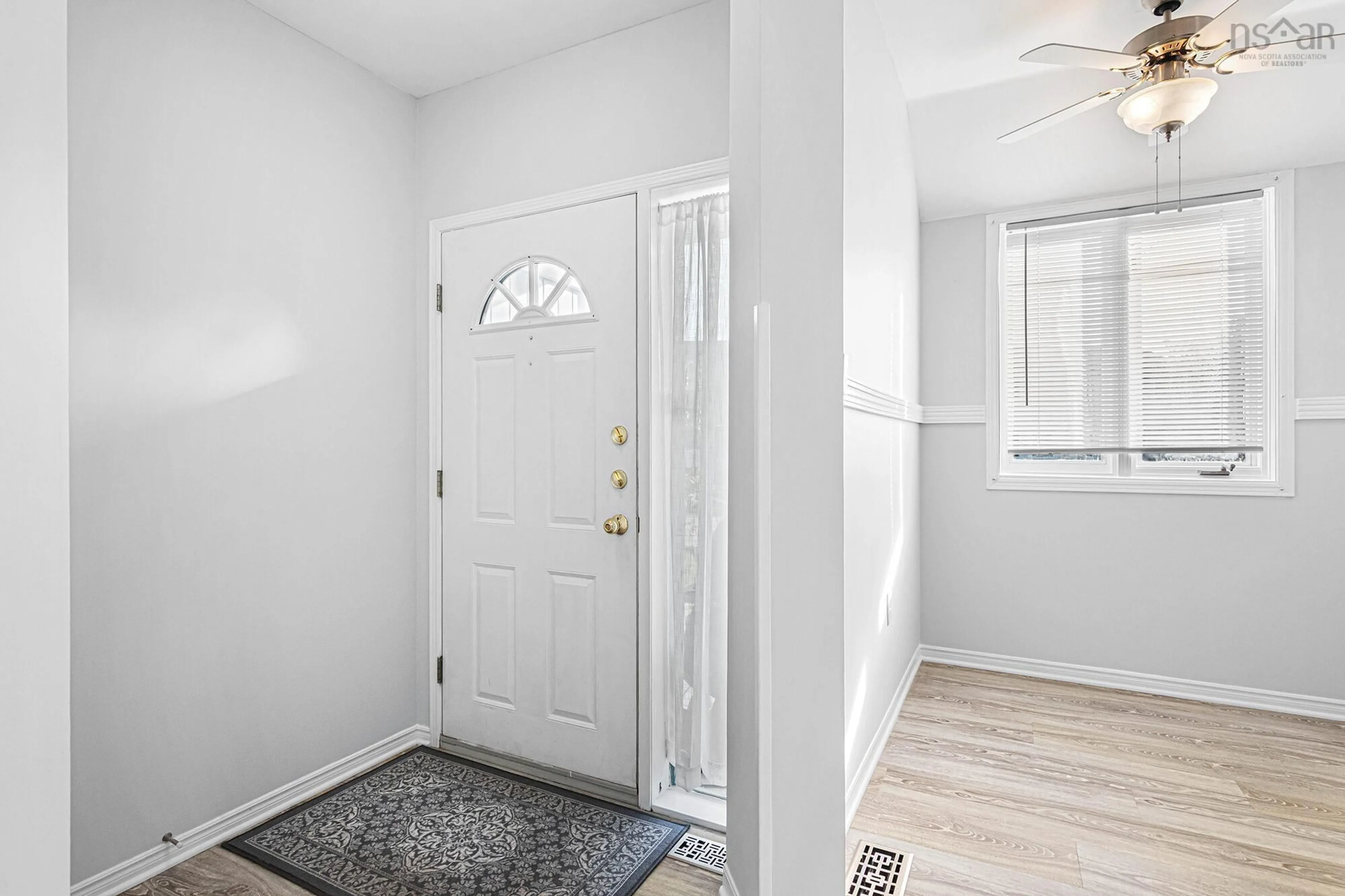 Indoor entryway for 154 Brentwood Ave, Timberlea Nova Scotia B3T 1K7