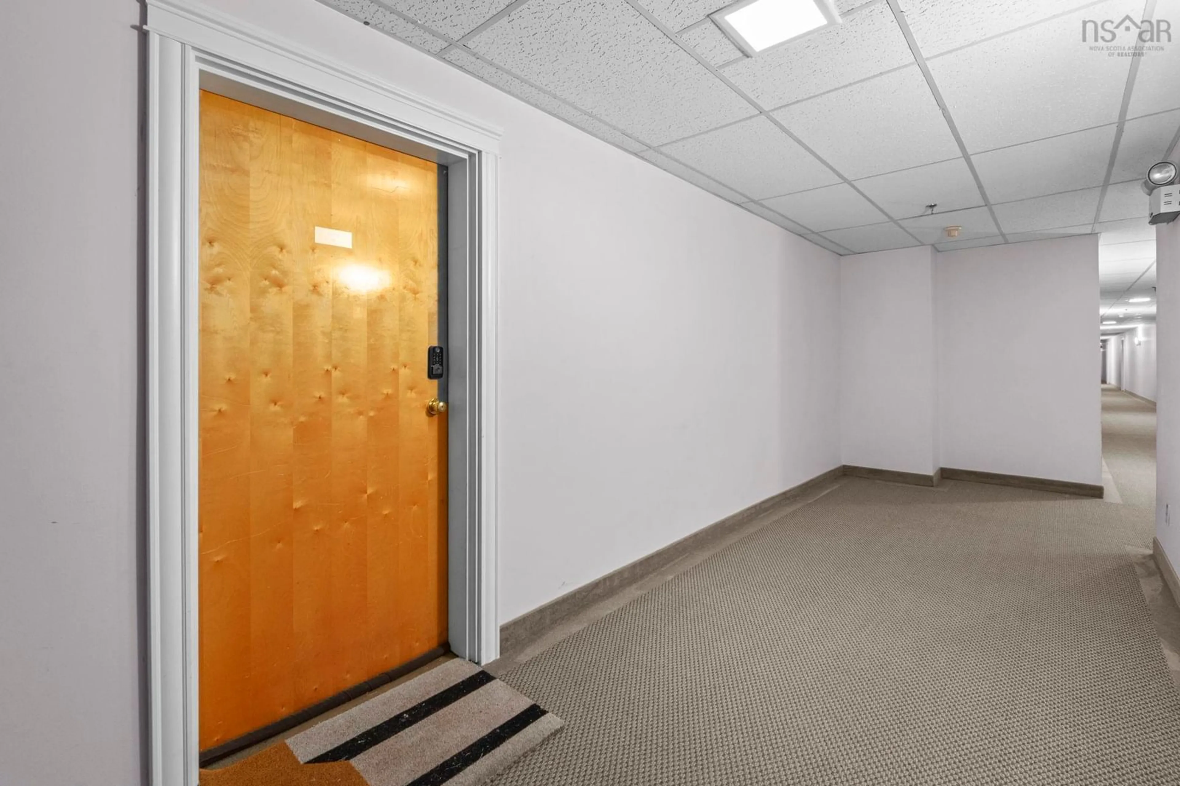 Indoor foyer for 1 Lombardy Lane #201, Dartmouth Nova Scotia B2X 3E4