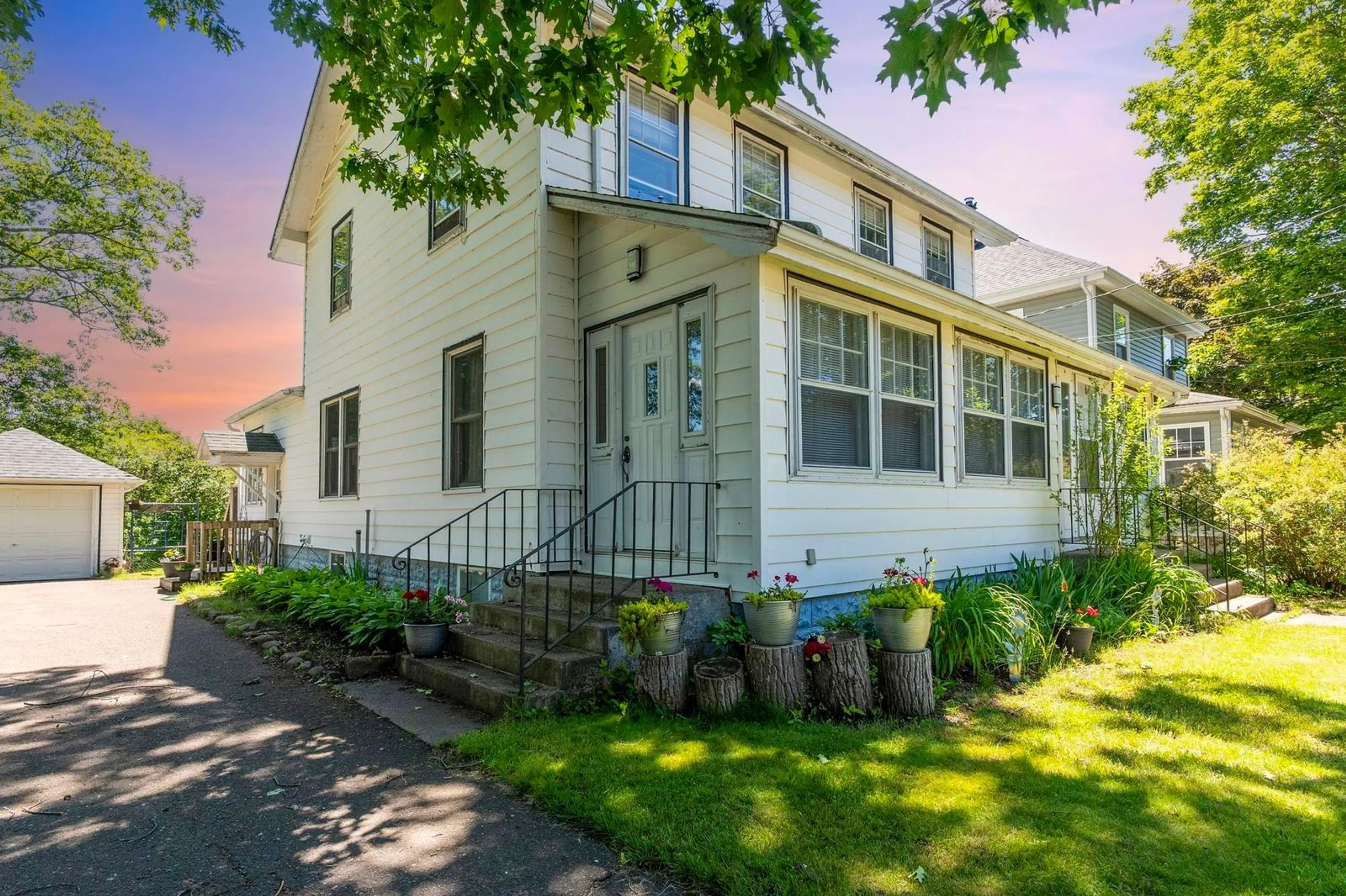 Home with vinyl exterior material, street for 68 Connaught Avenue, Middleton Nova Scotia B0S 1P0