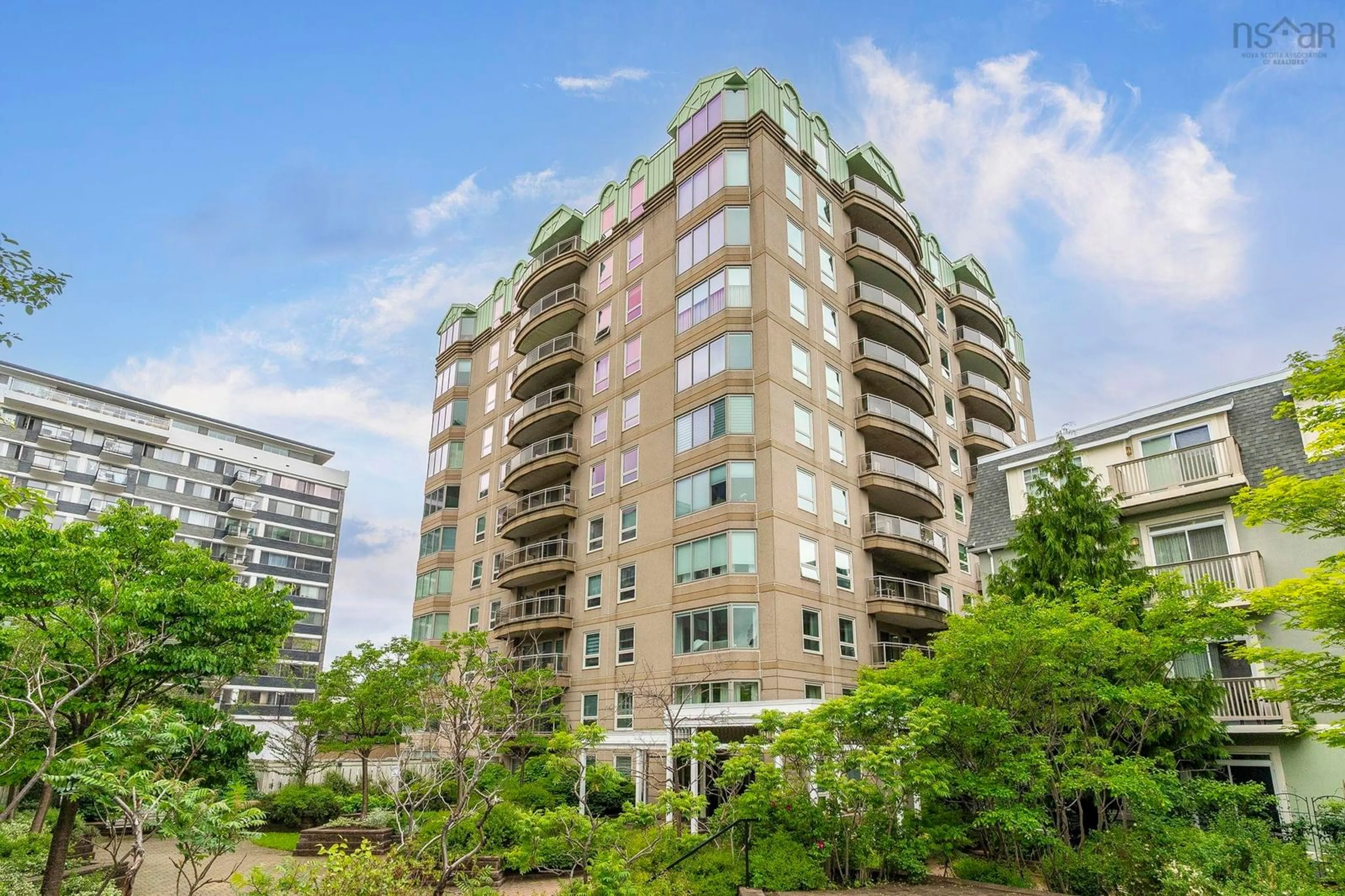 Patio, building for 1540 Summer St #206, Halifax Nova Scotia B3H 4R9
