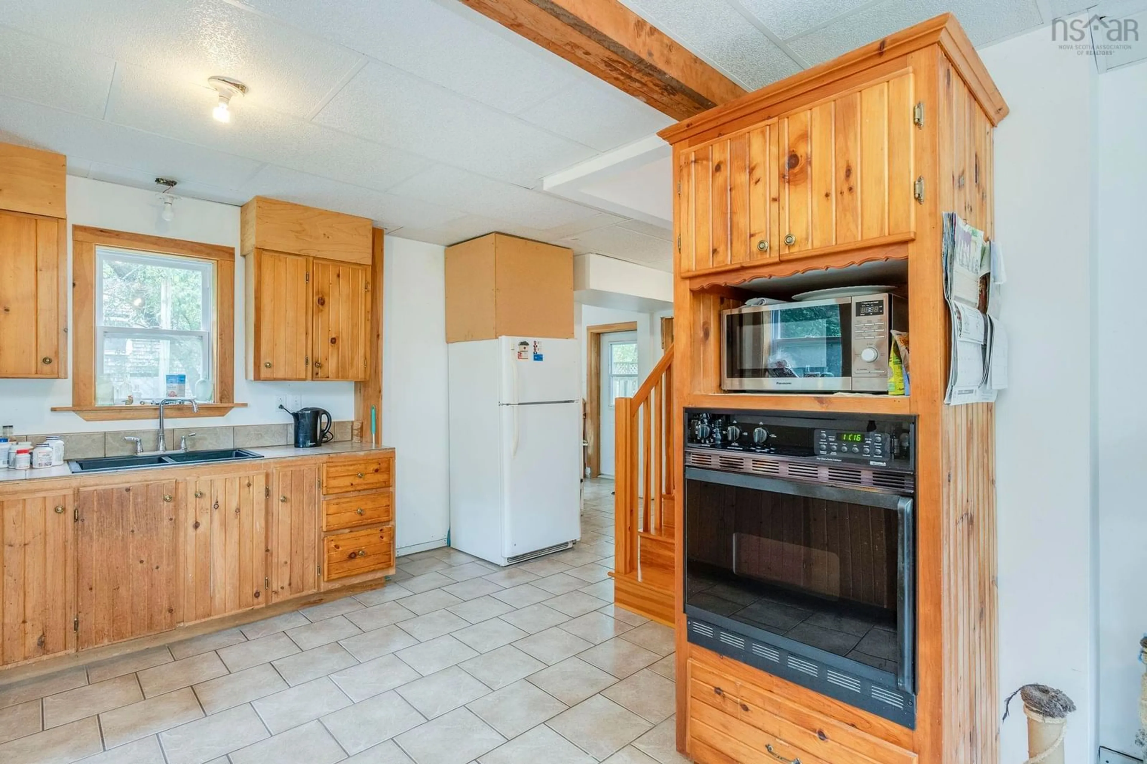 Standard kitchen, unknown for 860 Park St, Aylesford Nova Scotia B0P 1C0