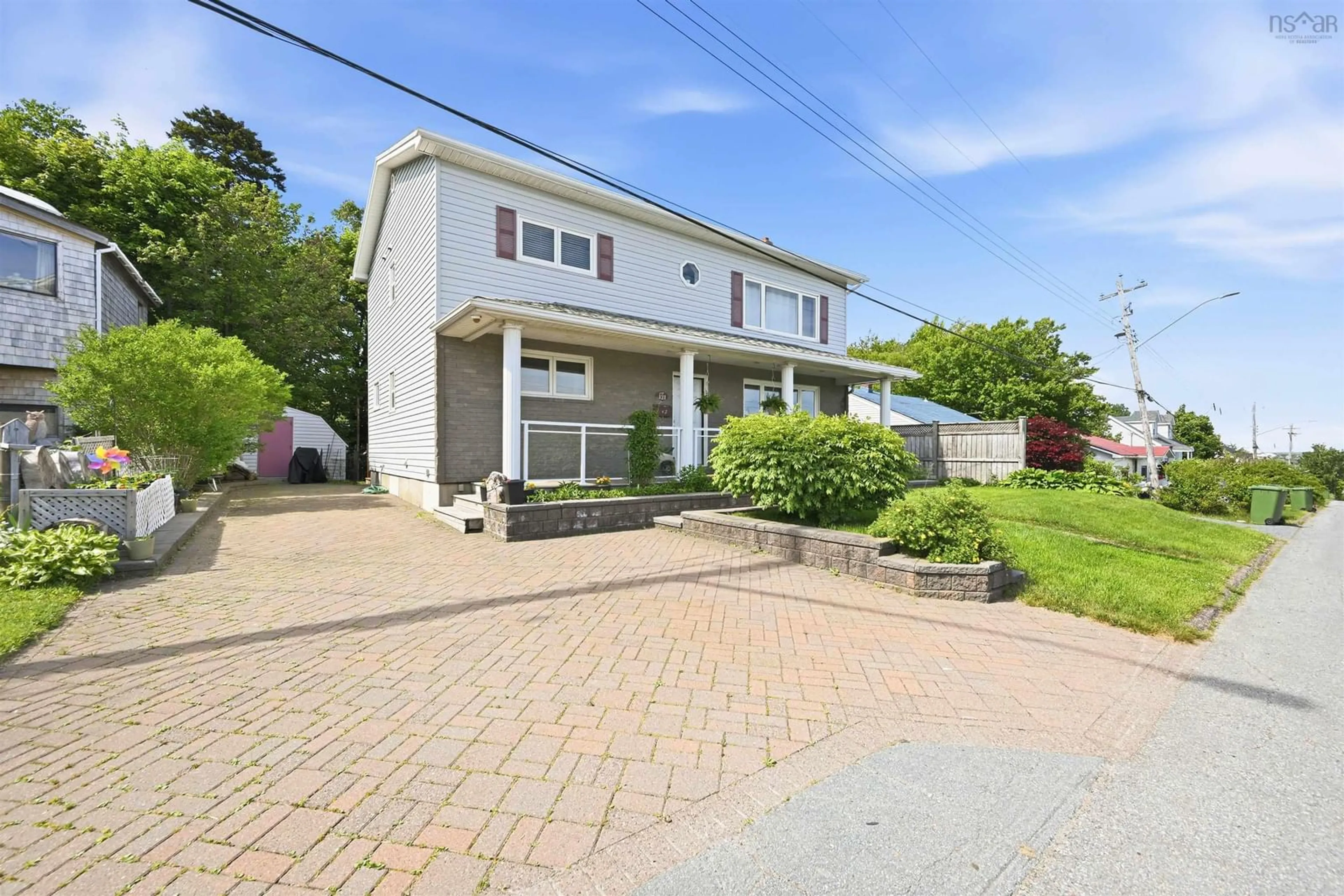 A pic from outside/outdoor area/front of a property/back of a property/a pic from drone, street for 121 School Ave, Halifax Nova Scotia B3N 2E1