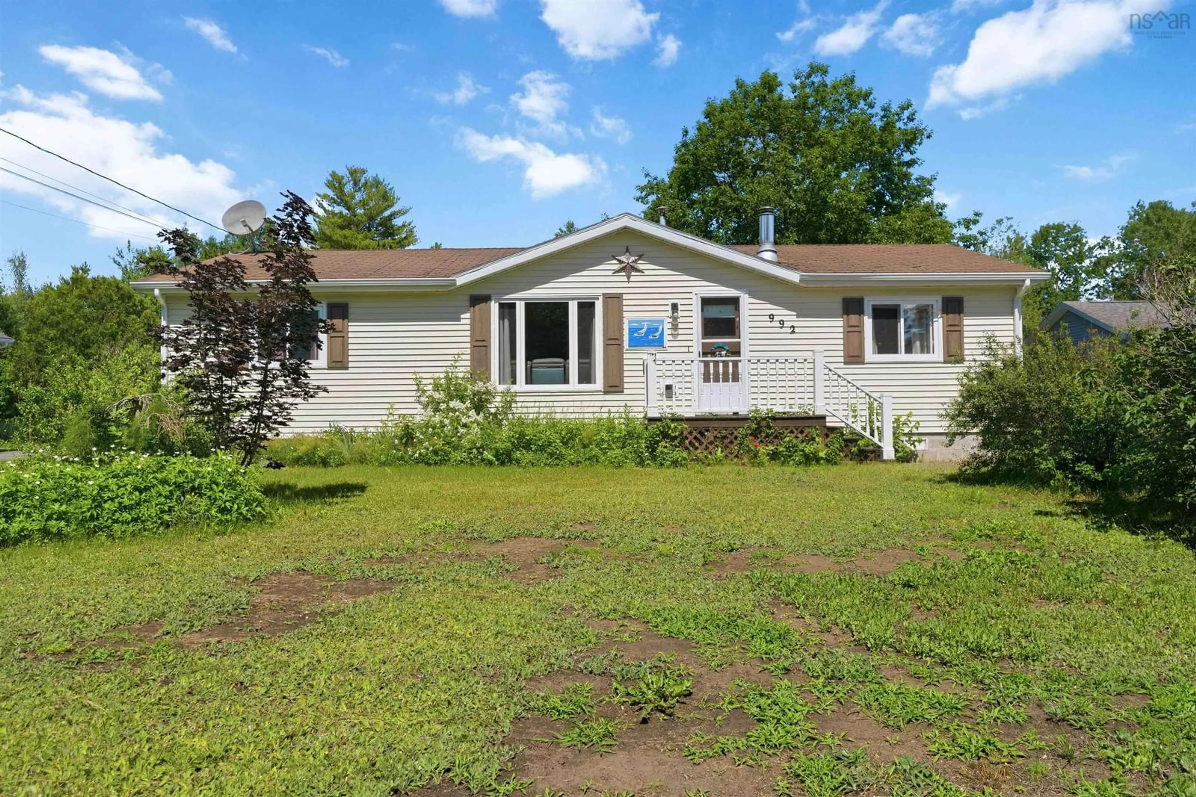 Home with vinyl exterior material, street for 992 Howe Ave, Greenwood Nova Scotia B0P 1R0