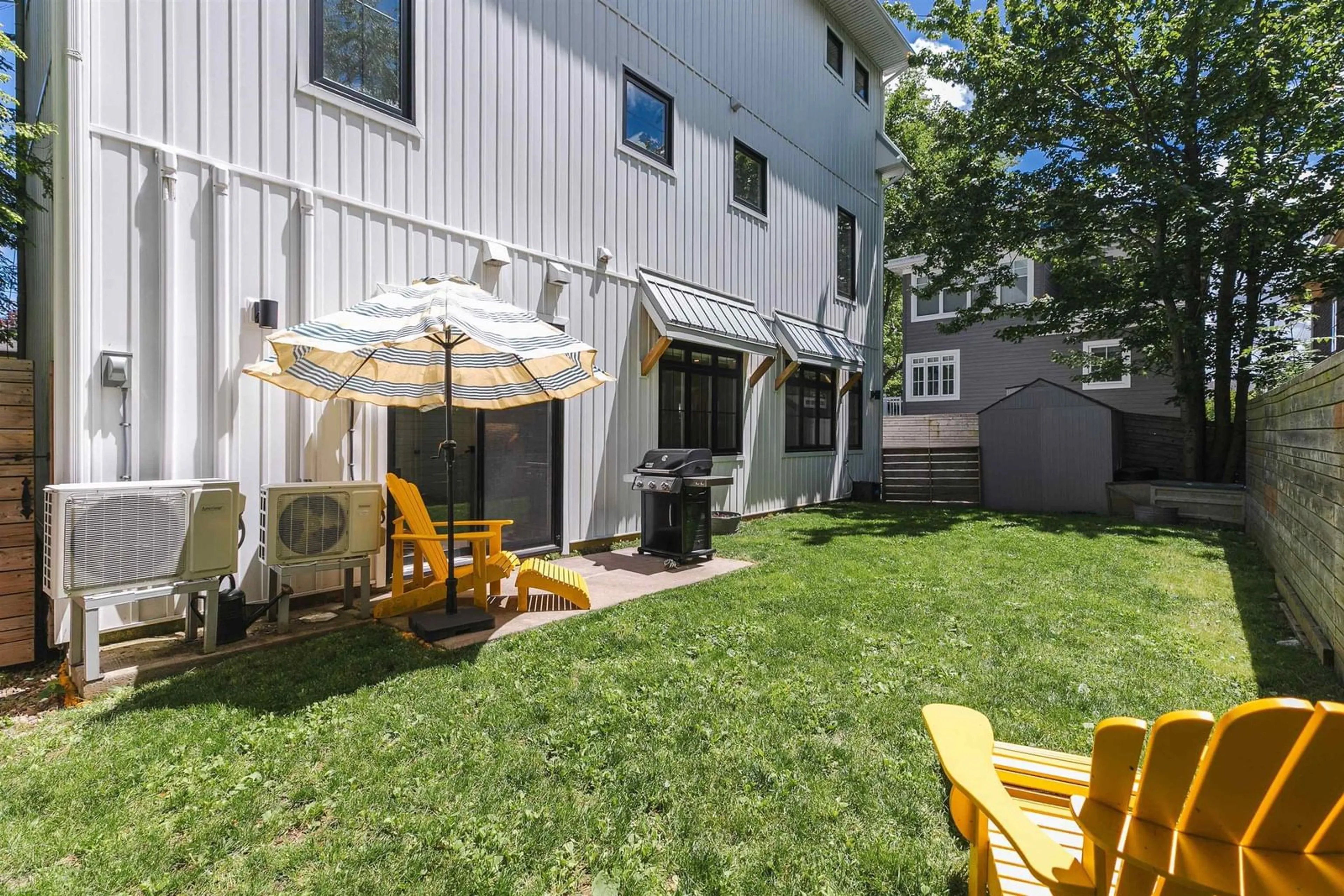 Patio, street for 1594 Preston, Halifax Nova Scotia B3H 3V1