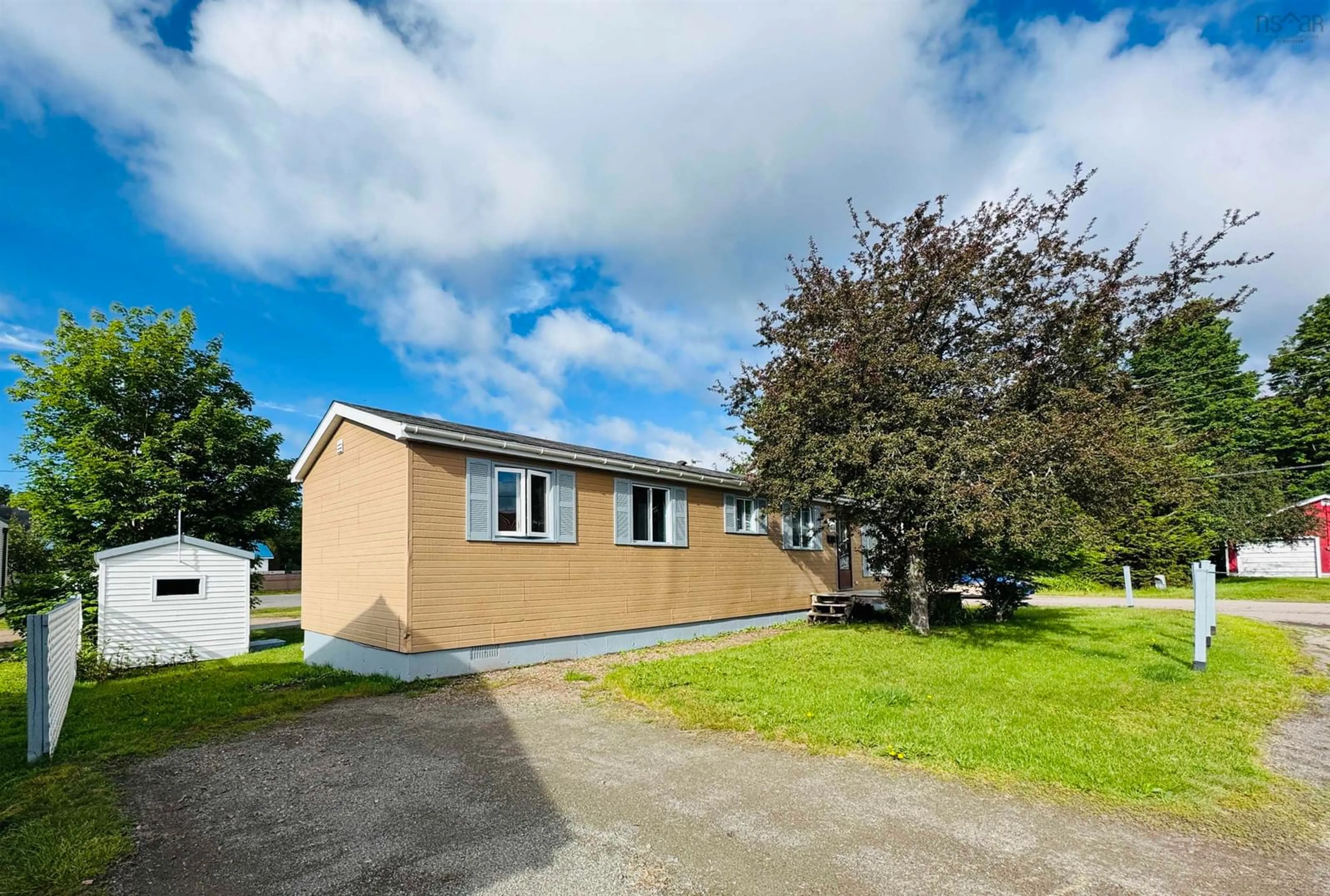 A pic from outside/outdoor area/front of a property/back of a property/a pic from drone, building for 4 James St, Parrsboro Nova Scotia B0M 1S0