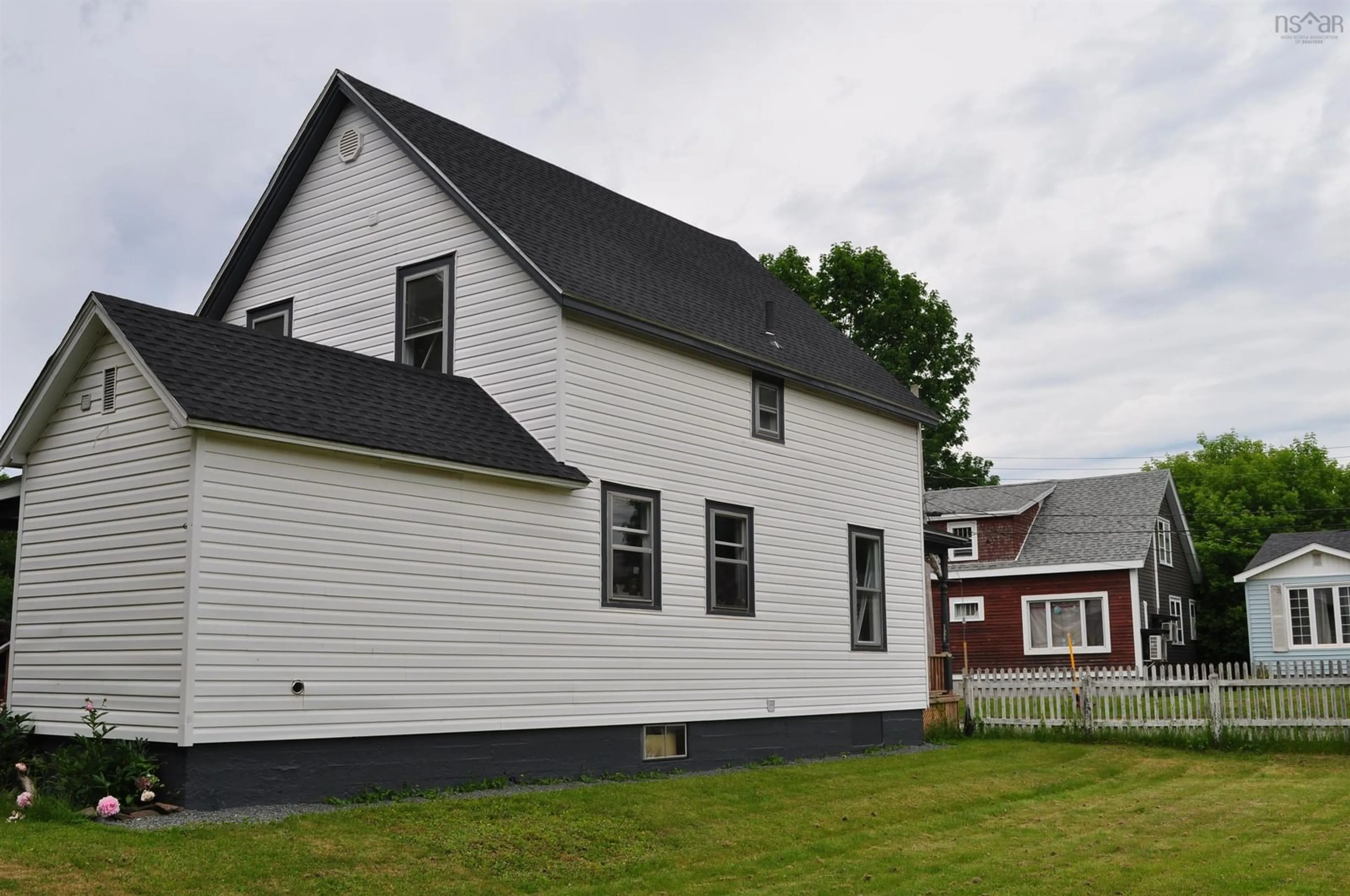 Home with vinyl exterior material, building for 64 Centre St, Truro Nova Scotia B2N 2K2