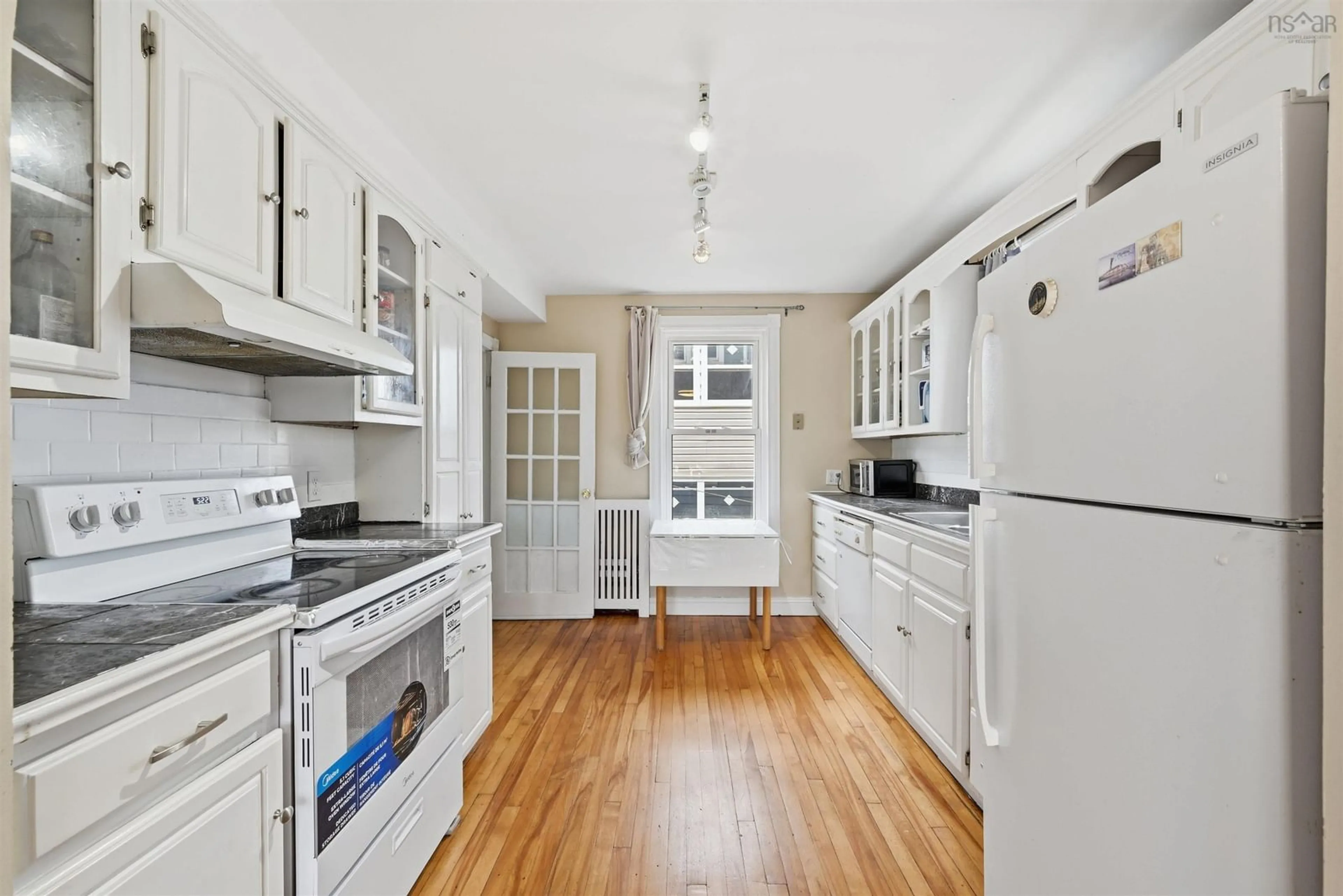 Standard kitchen, unknown for 7091/7093 Bayers Rd, Halifax Nova Scotia B3L 2C5
