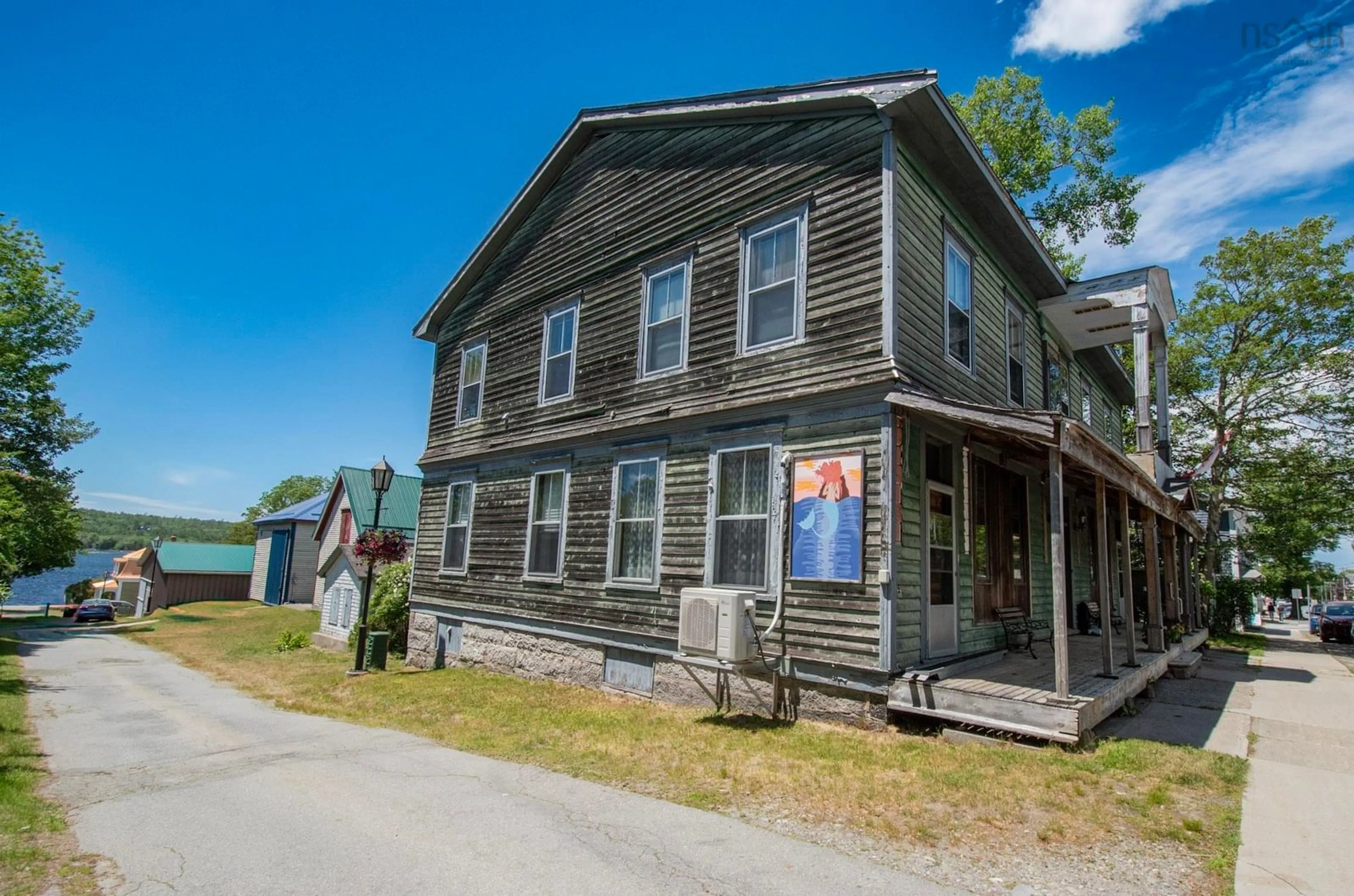 A pic from outside/outdoor area/front of a property/back of a property/a pic from drone, building for 121 Water St, Shelburne Nova Scotia B0T 1W0