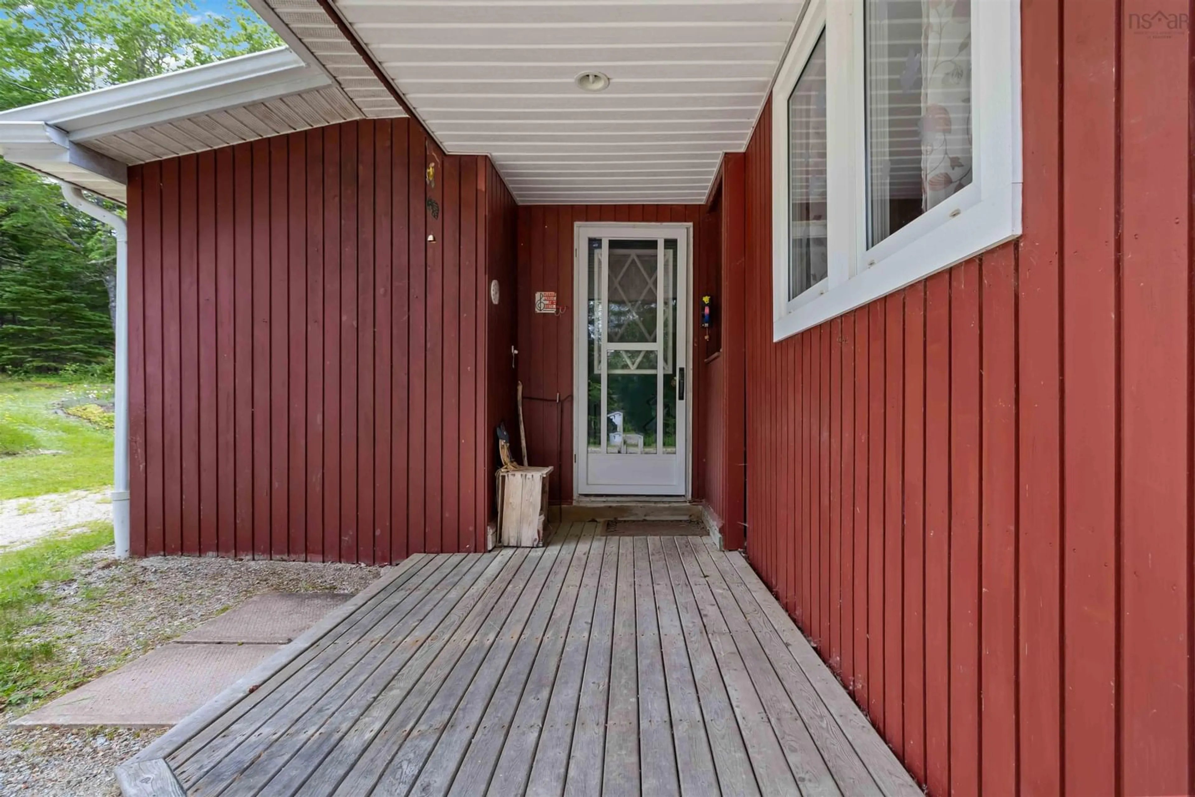 Indoor entryway for 623 Forties Rd, New Ross Nova Scotia B0J 2M0