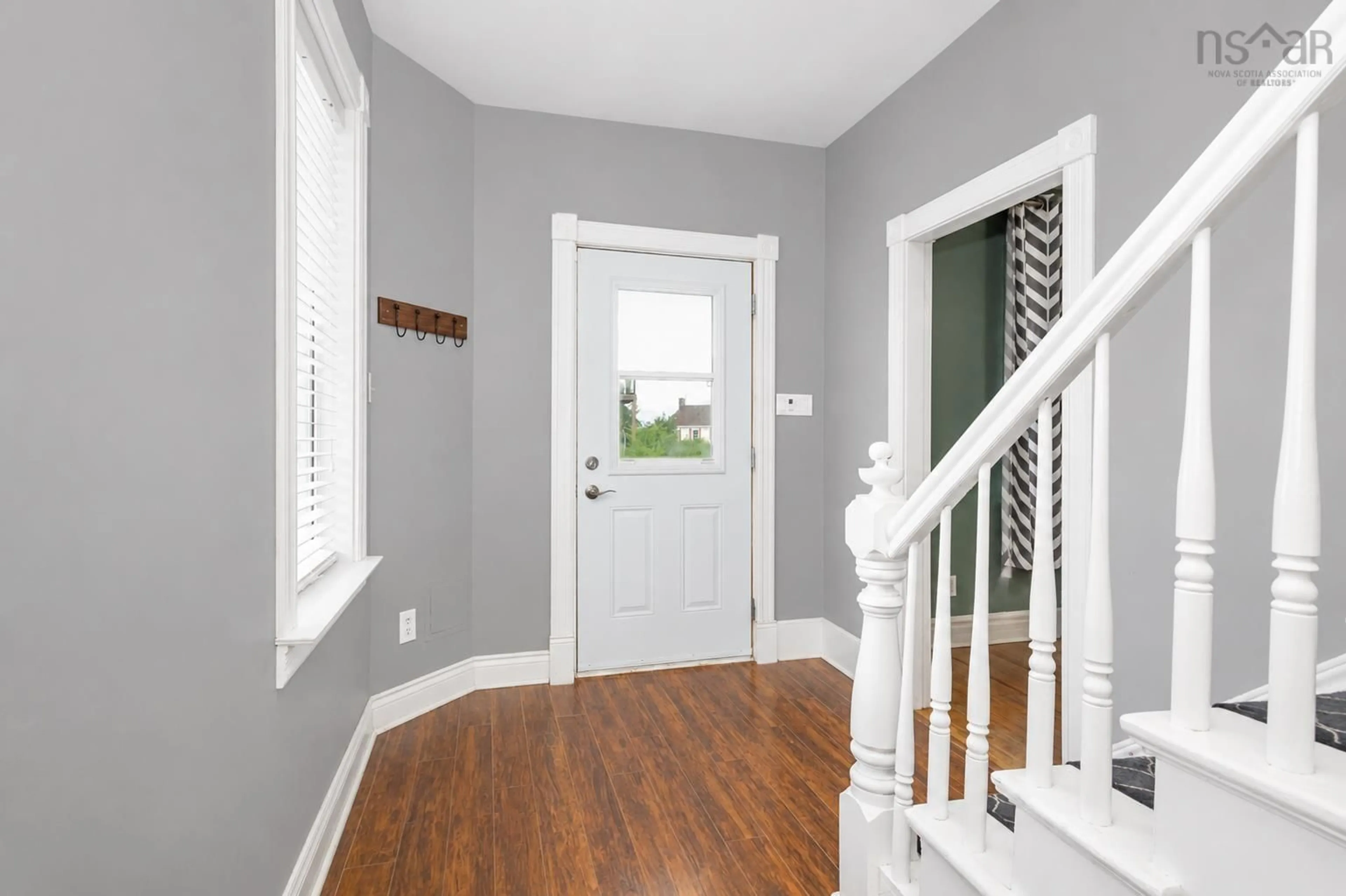 Indoor entryway for 121 Victoria St St, Glace Bay Nova Scotia B1A 2Z7