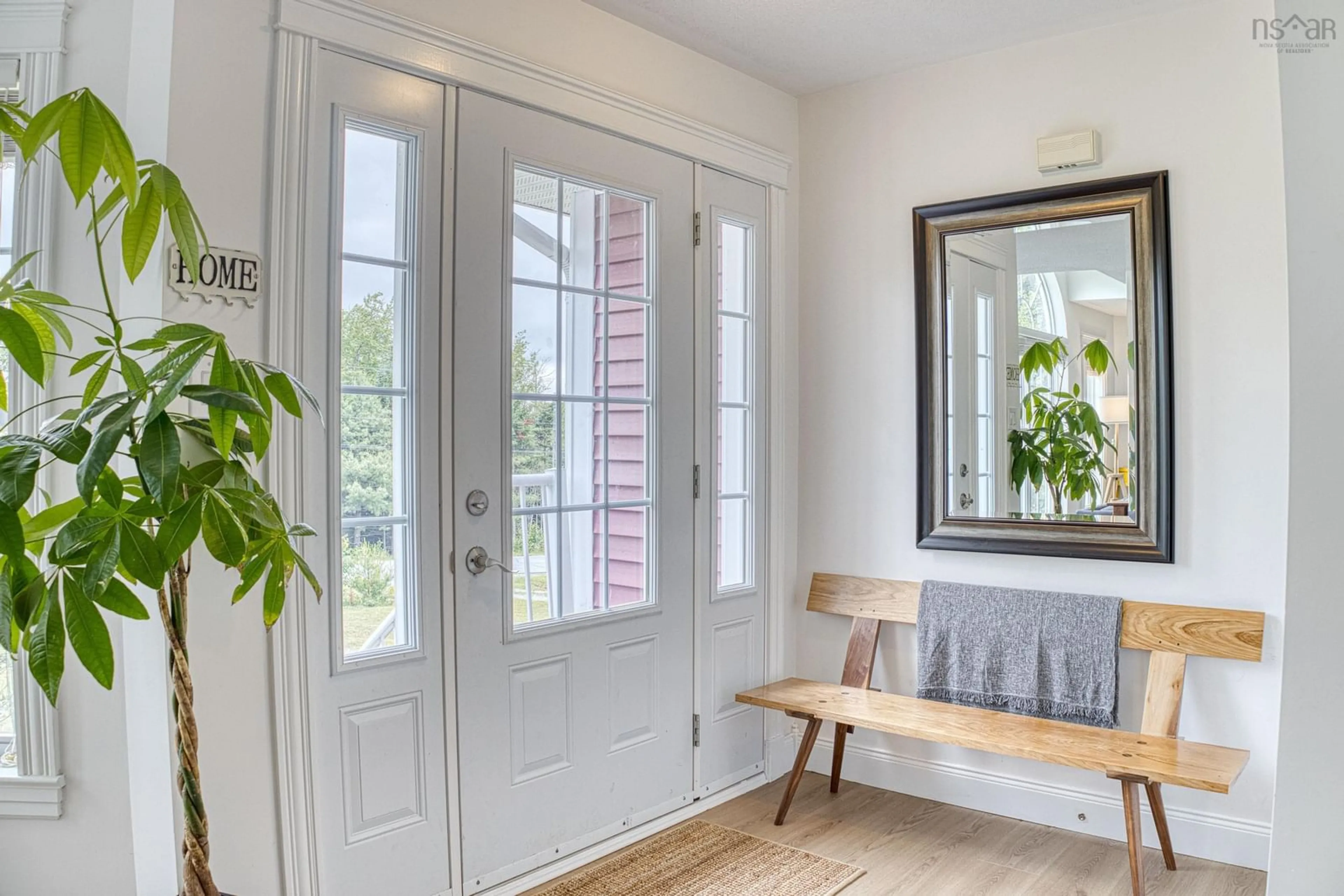 Indoor entryway for 60 Elva Crt, Tantallon Nova Scotia B3Z 4M4