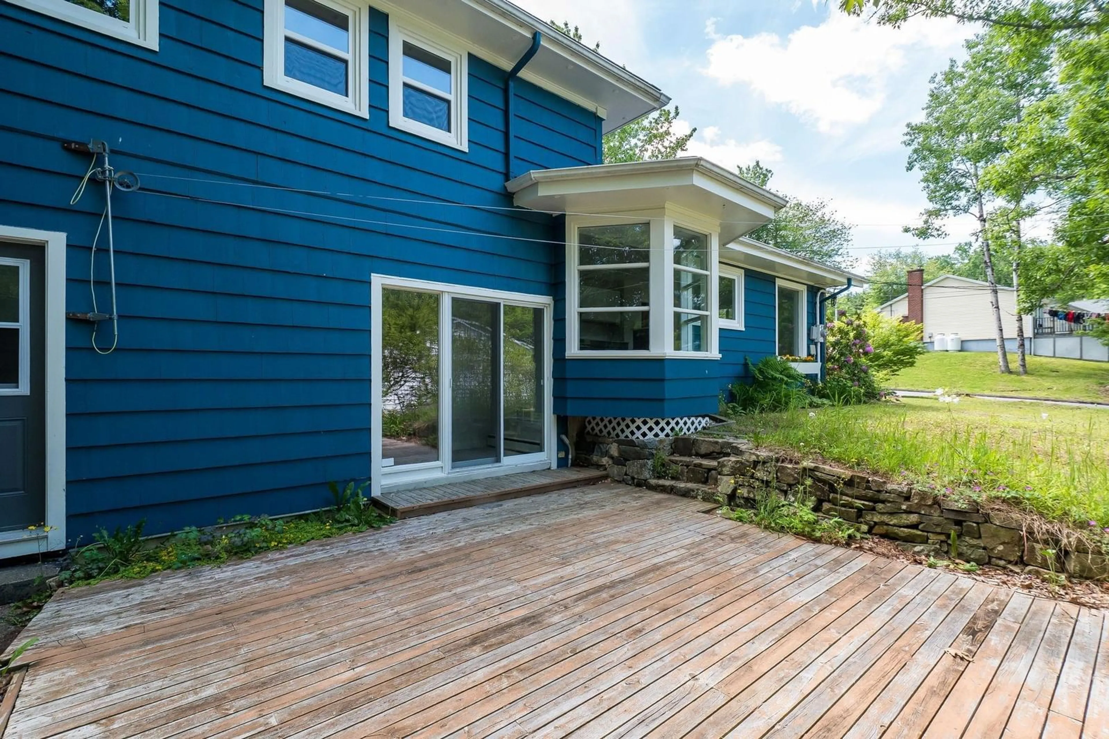 Home with vinyl exterior material, unknown for 36 Acadia St, Bridgewater Nova Scotia B4V 2B2