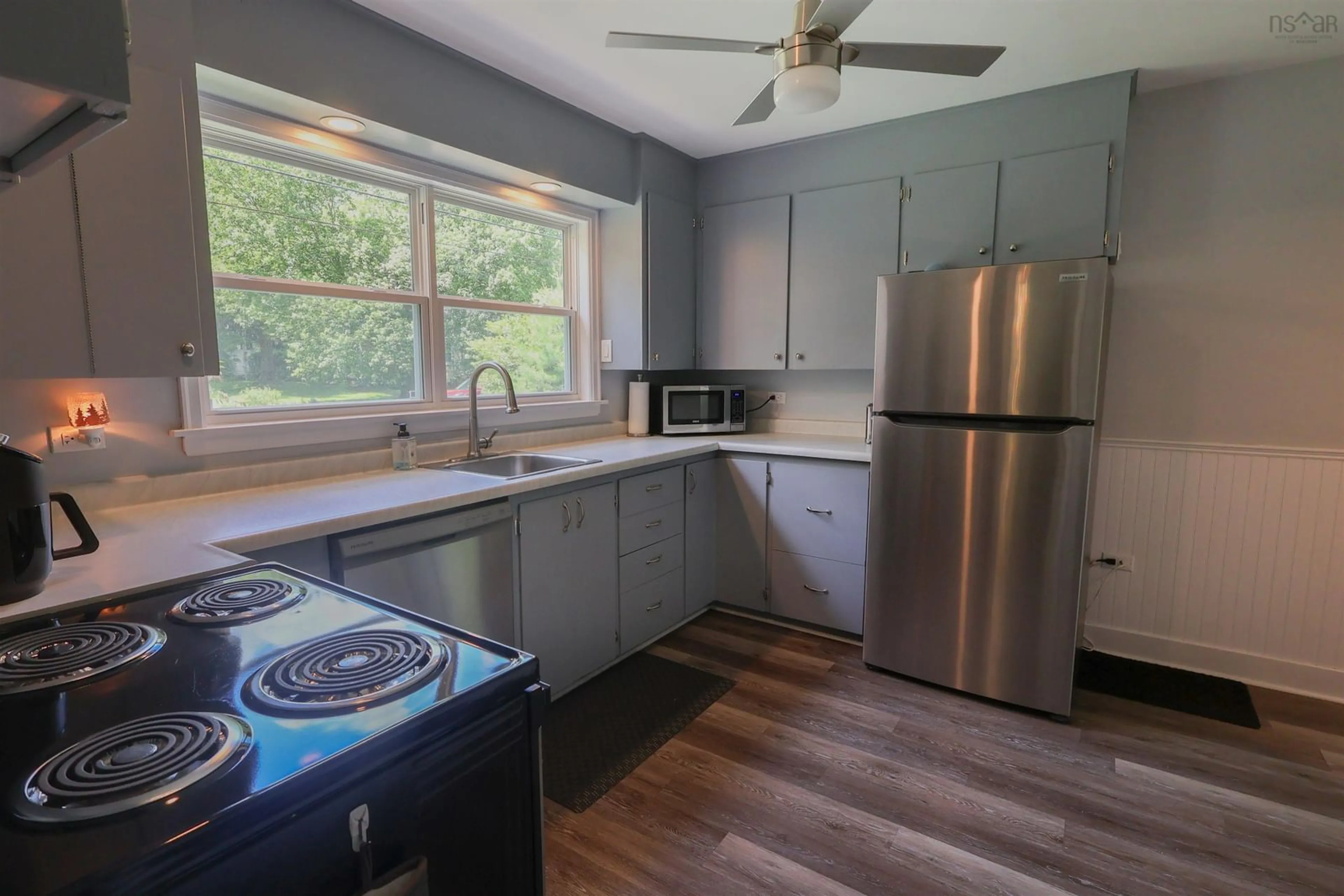 Standard kitchen, unknown for 99 Walnut St, Bridgewater Nova Scotia B4V 1L7