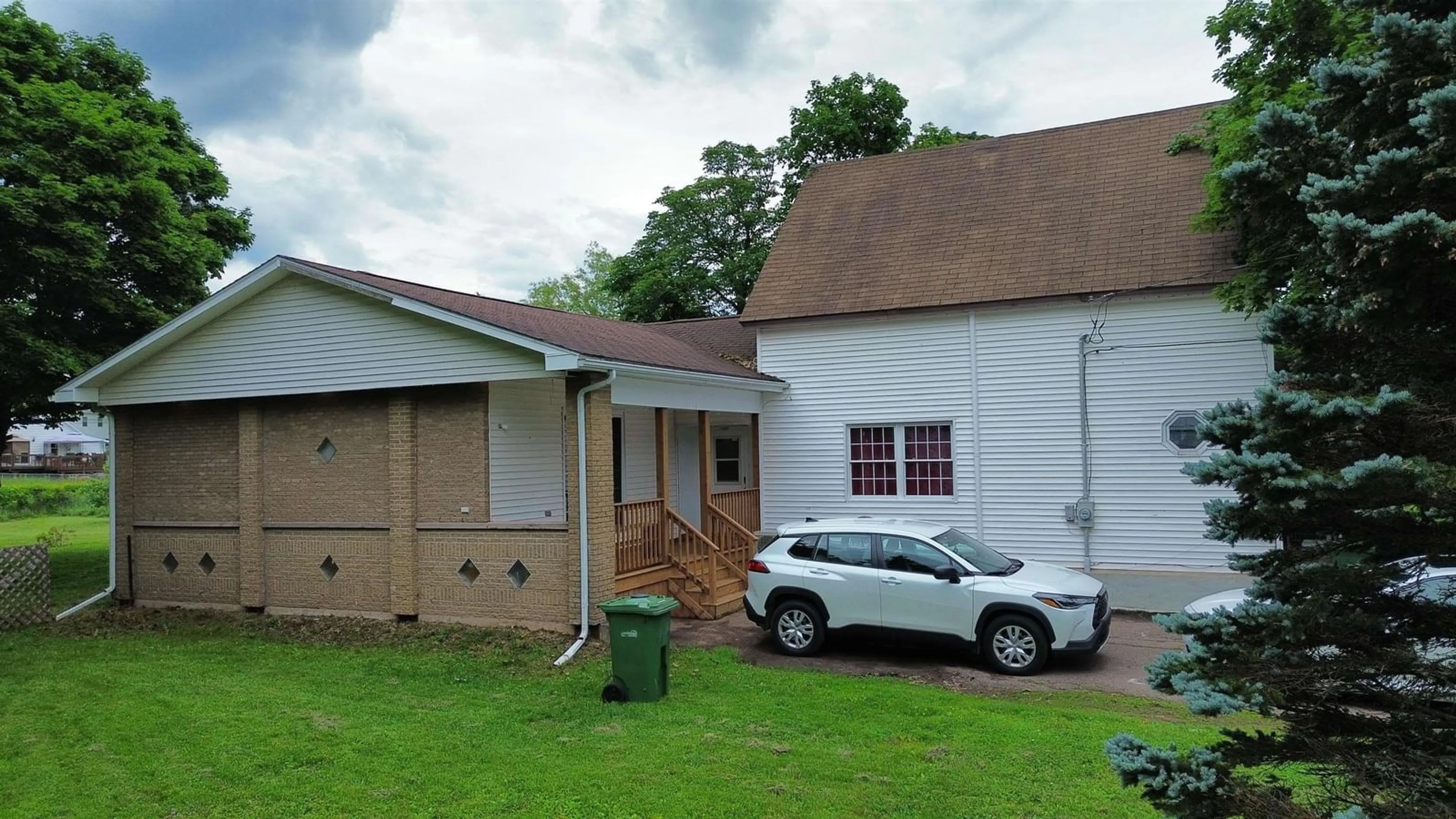 A pic from outside/outdoor area/front of a property/back of a property/a pic from drone, building for 10 Morris St, Springhill Nova Scotia B0M 1X0