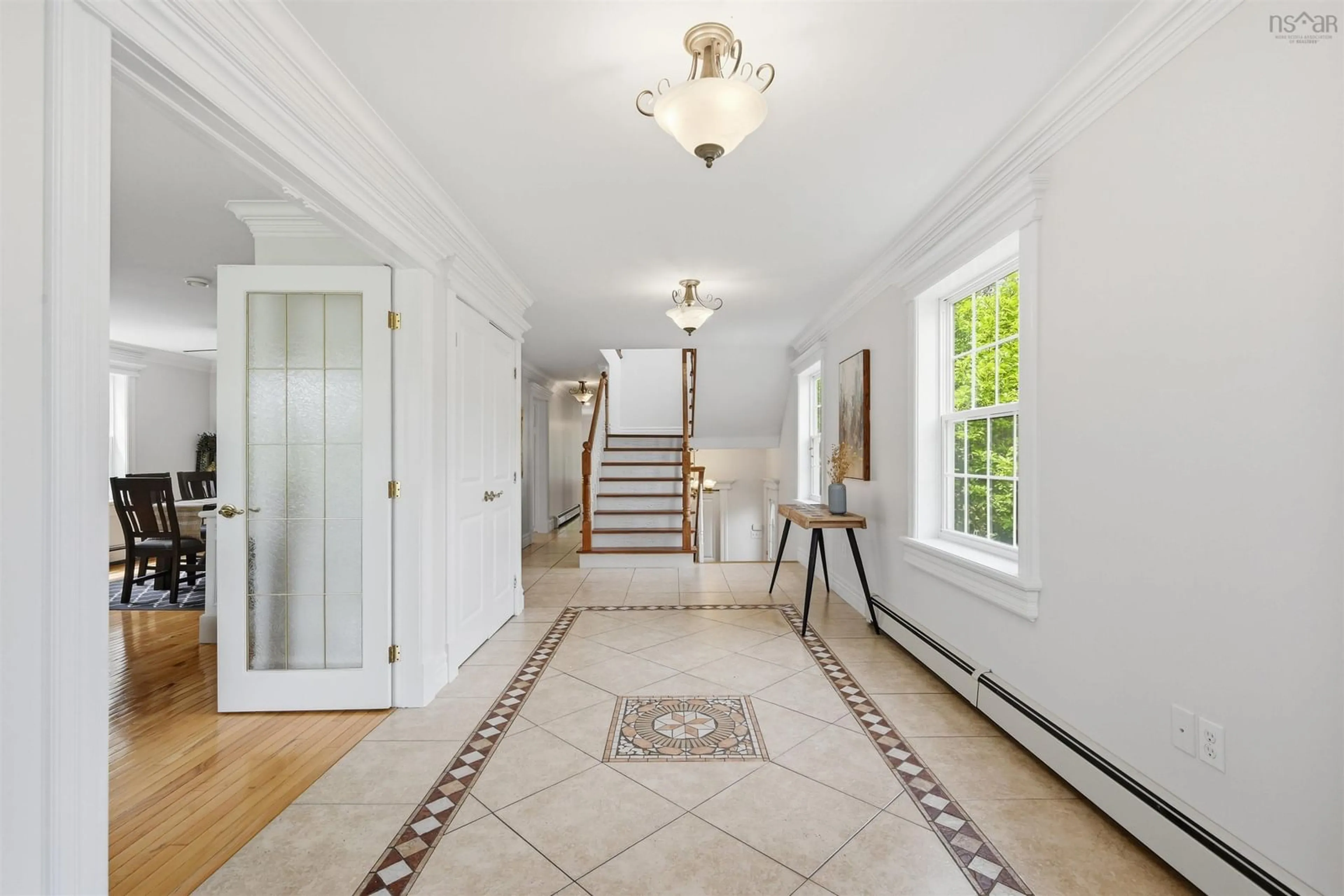 Indoor foyer for 5743 Southwood Dr, Halifax Nova Scotia B3H 1E6