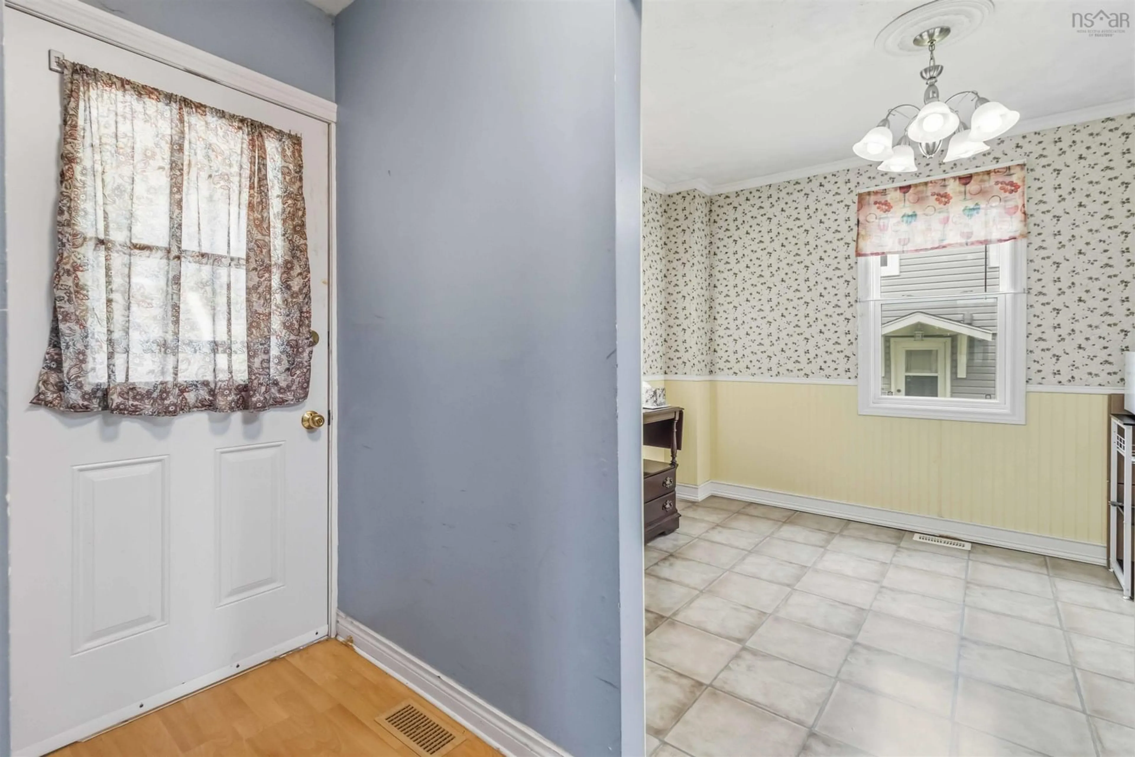 Indoor entryway for 20 Acorn Rd, Spryfield Nova Scotia B3P 1G8