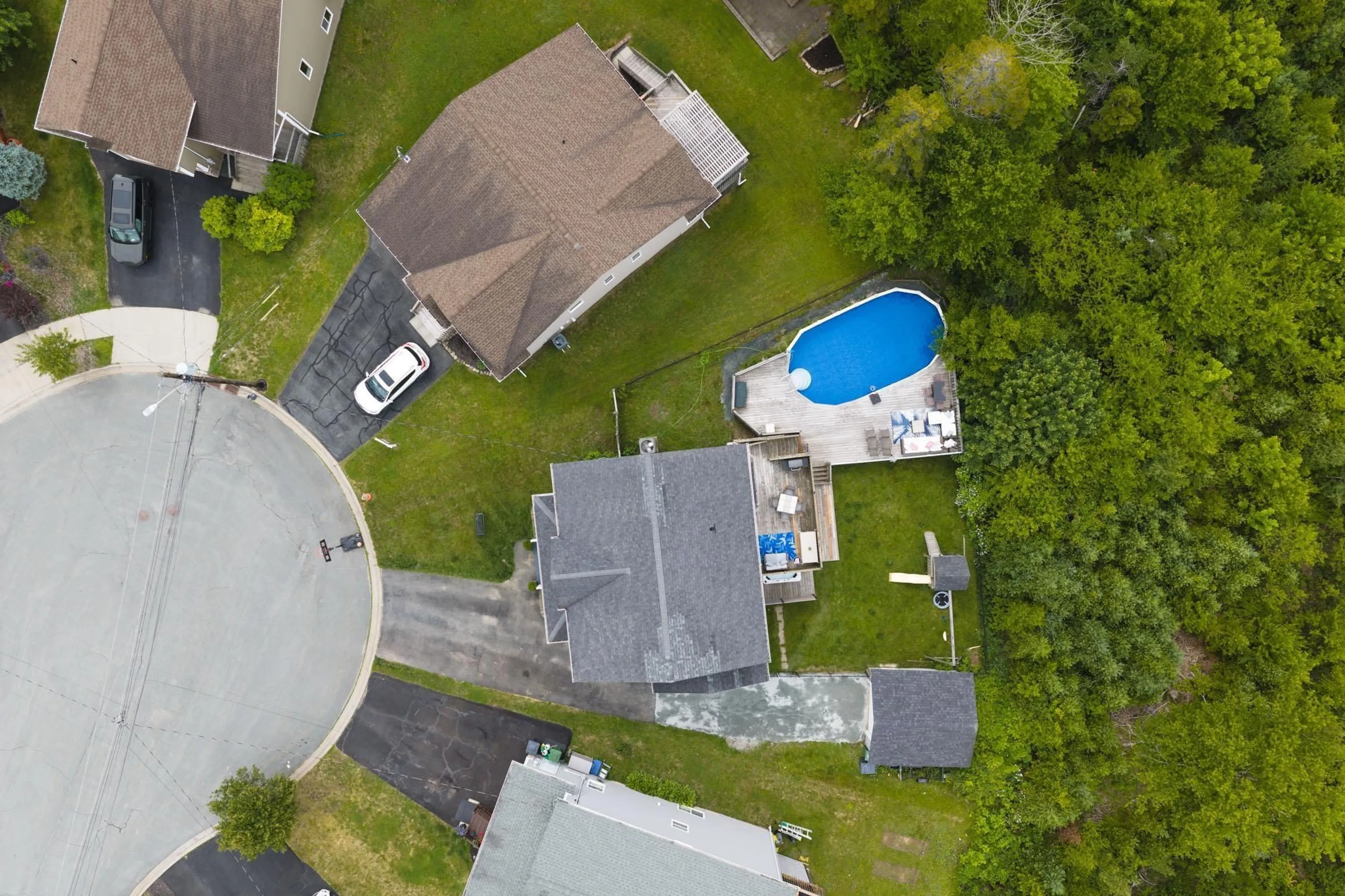 A pic from outside/outdoor area/front of a property/back of a property/a pic from drone, water/lake/river/ocean view for 27 Barnsley Crt, Middle Sackville Nova Scotia B4E 0H3