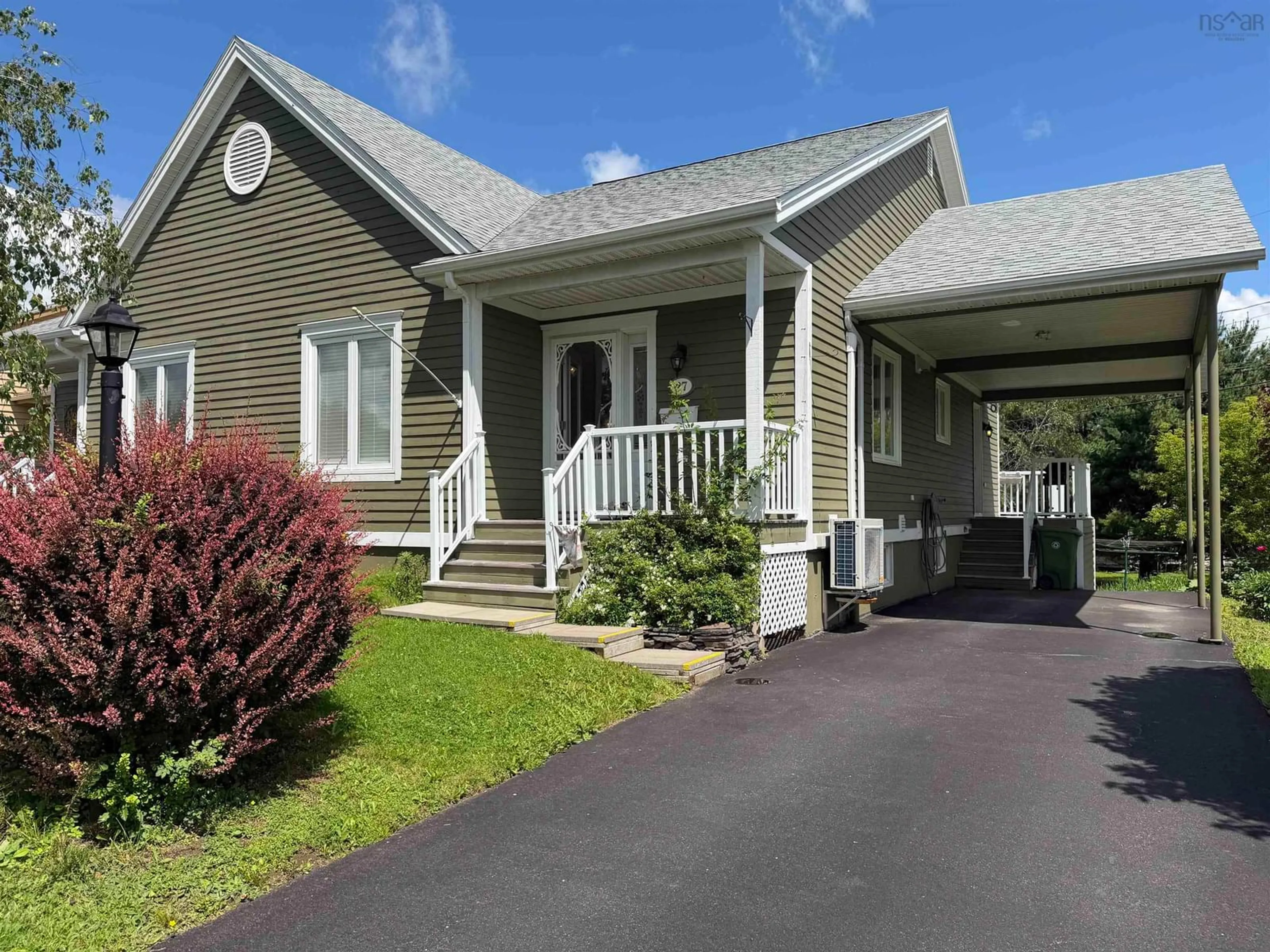 Home with vinyl exterior material, street for 27 Wellington Crt, Truro Nova Scotia B2N 6M9