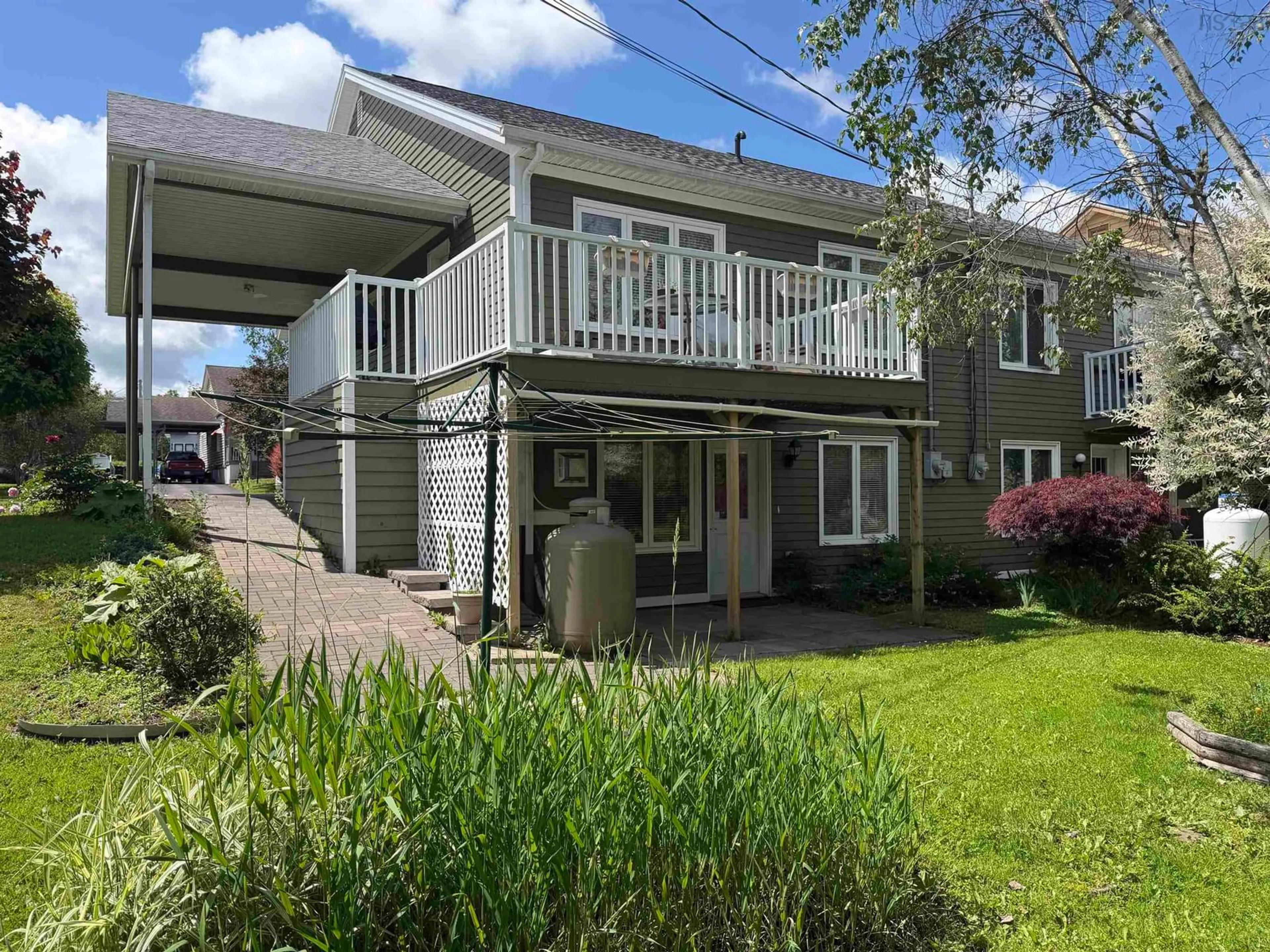 A pic from outside/outdoor area/front of a property/back of a property/a pic from drone, street for 27 Wellington Crt, Truro Nova Scotia B2N 6M9