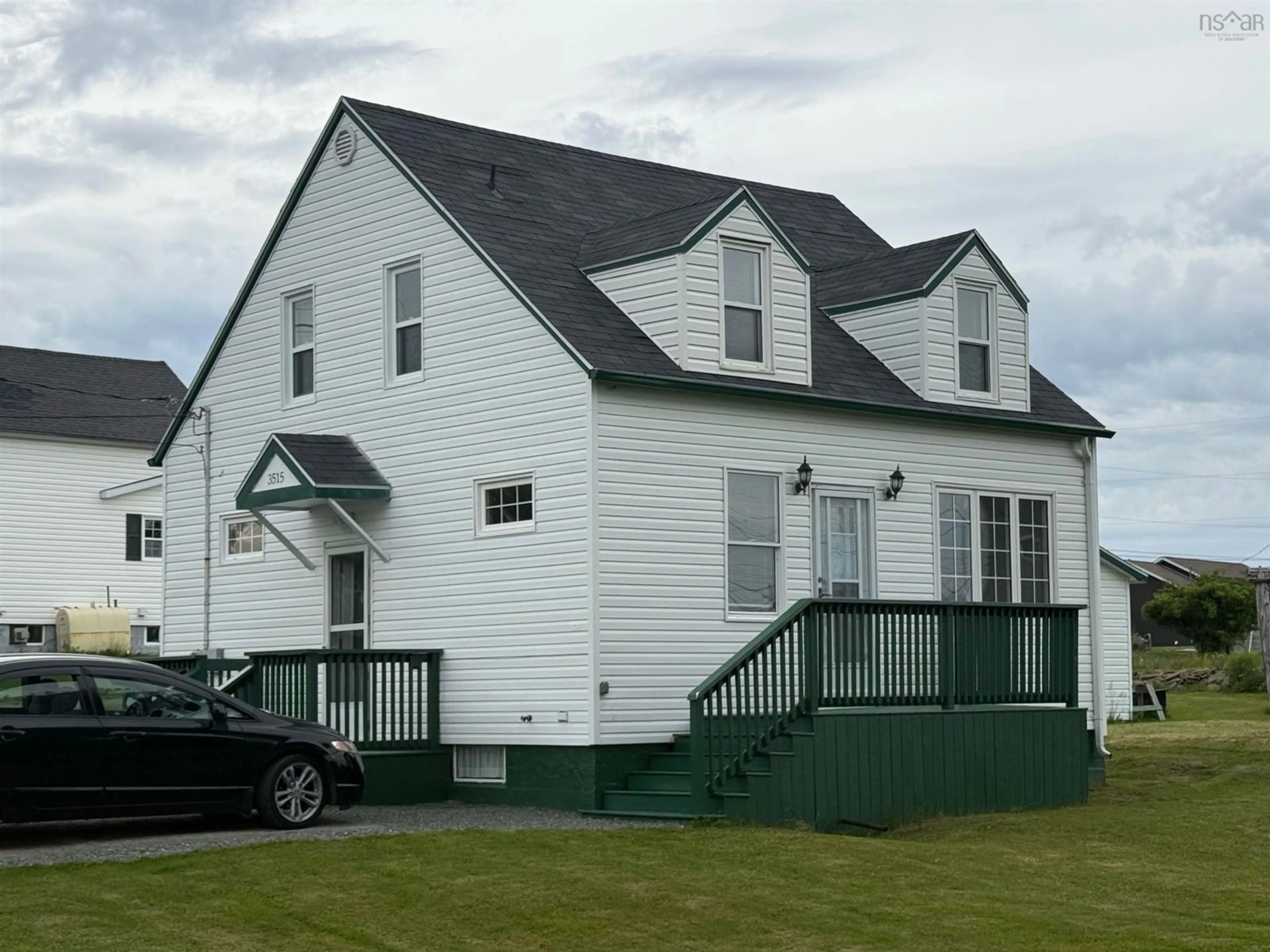Home with vinyl exterior material, building for 3515 Bay Ave, New Waterford Nova Scotia B1H 2P2