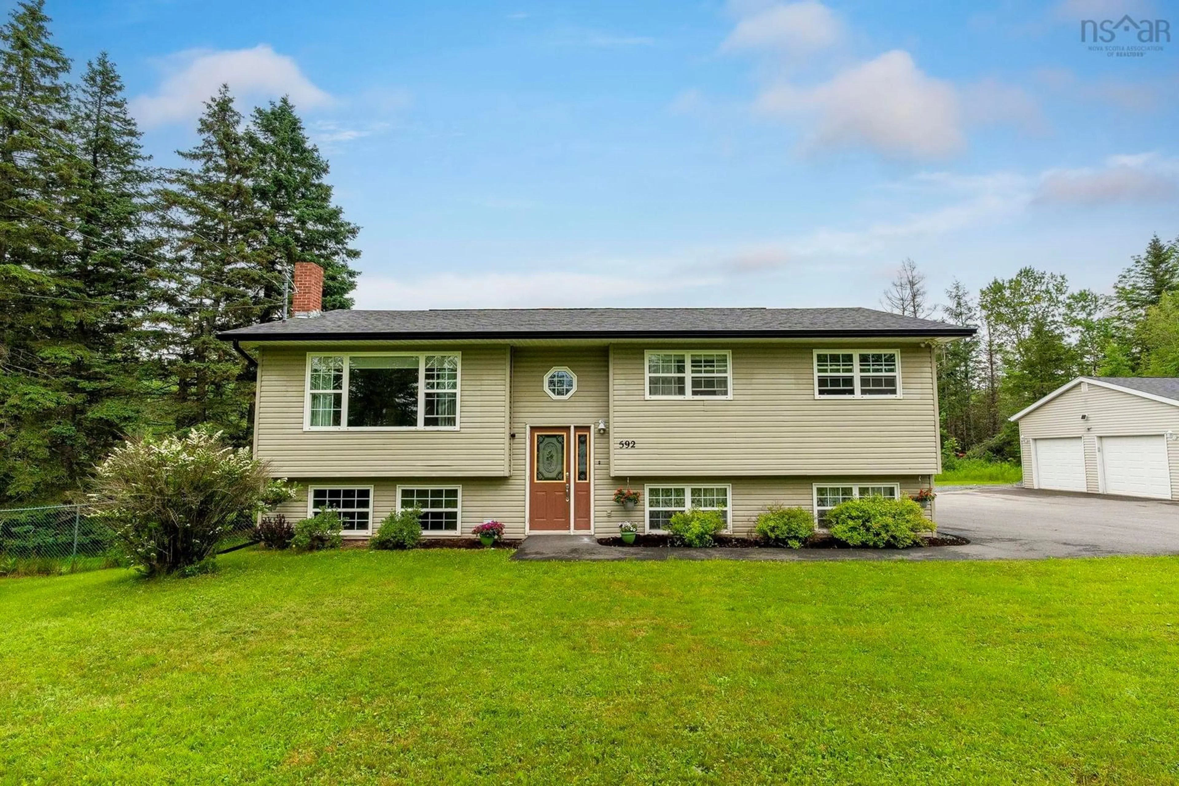 Home with vinyl exterior material, street for 592 Horne Settlement Rd, Enfield Nova Scotia B2T 1H2