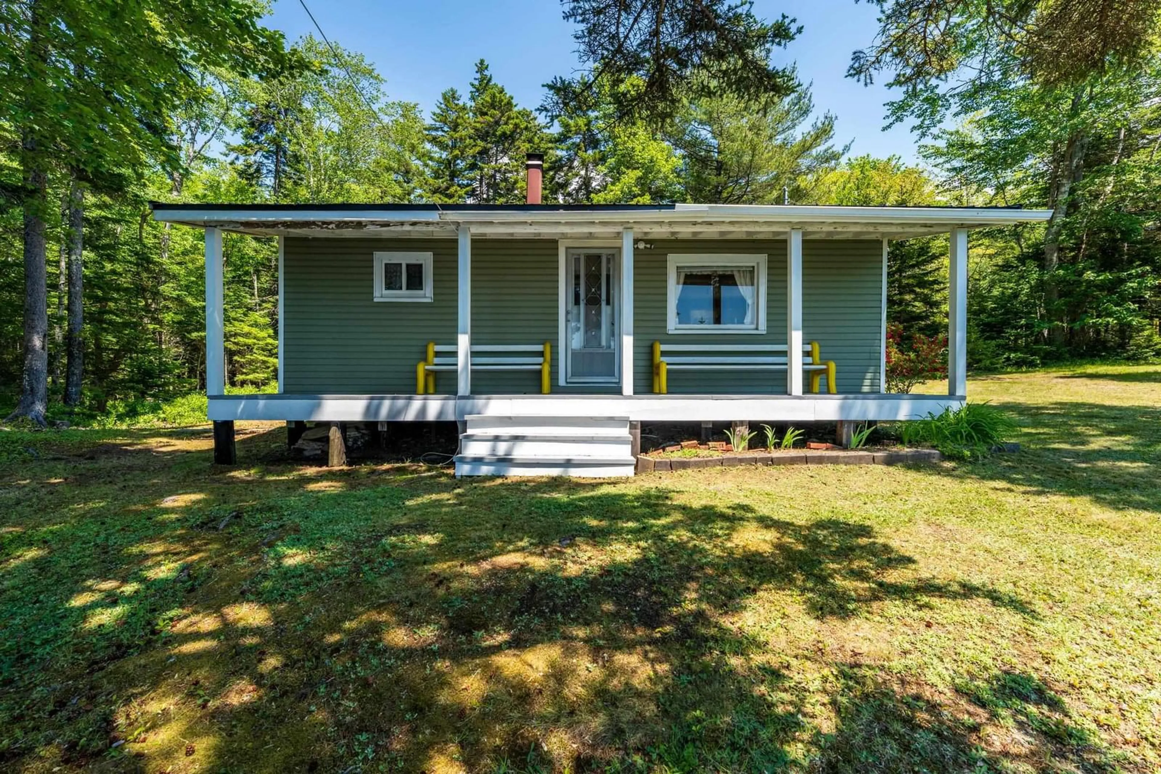 Home with vinyl exterior material, unknown for 39 Boarsback Lake Road, Briar Lake Nova Scotia B5A 5R1