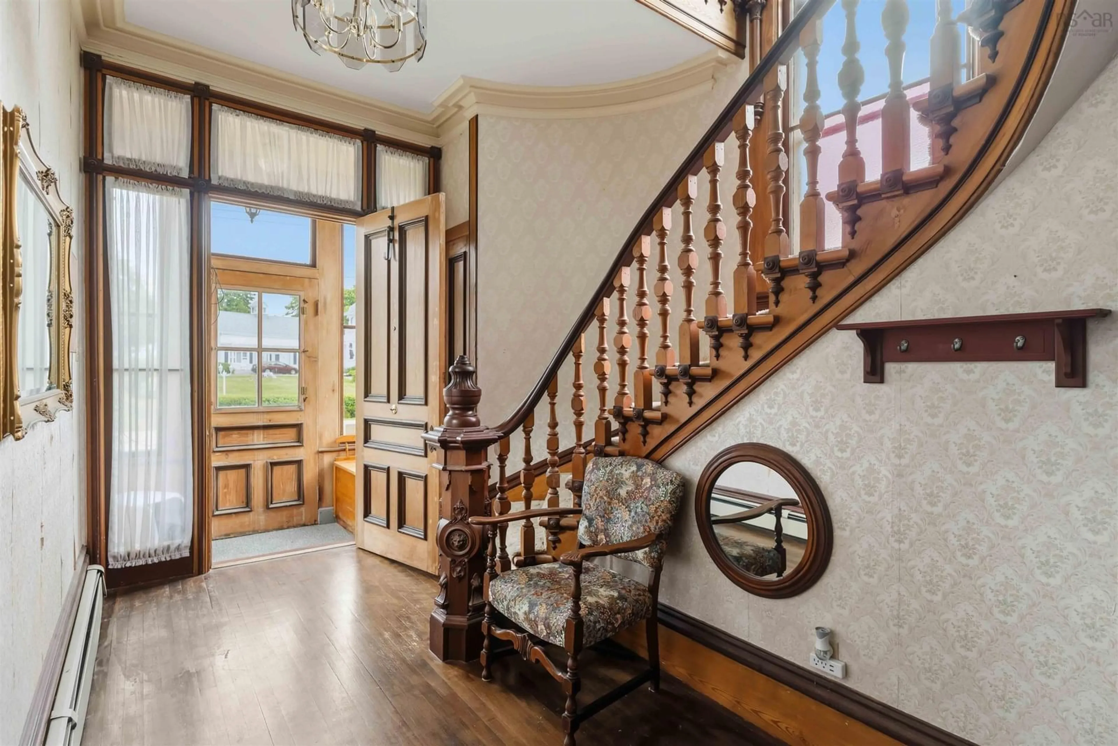 Indoor foyer for 318 Granville St, Bridgetown Nova Scotia B0S 1C0