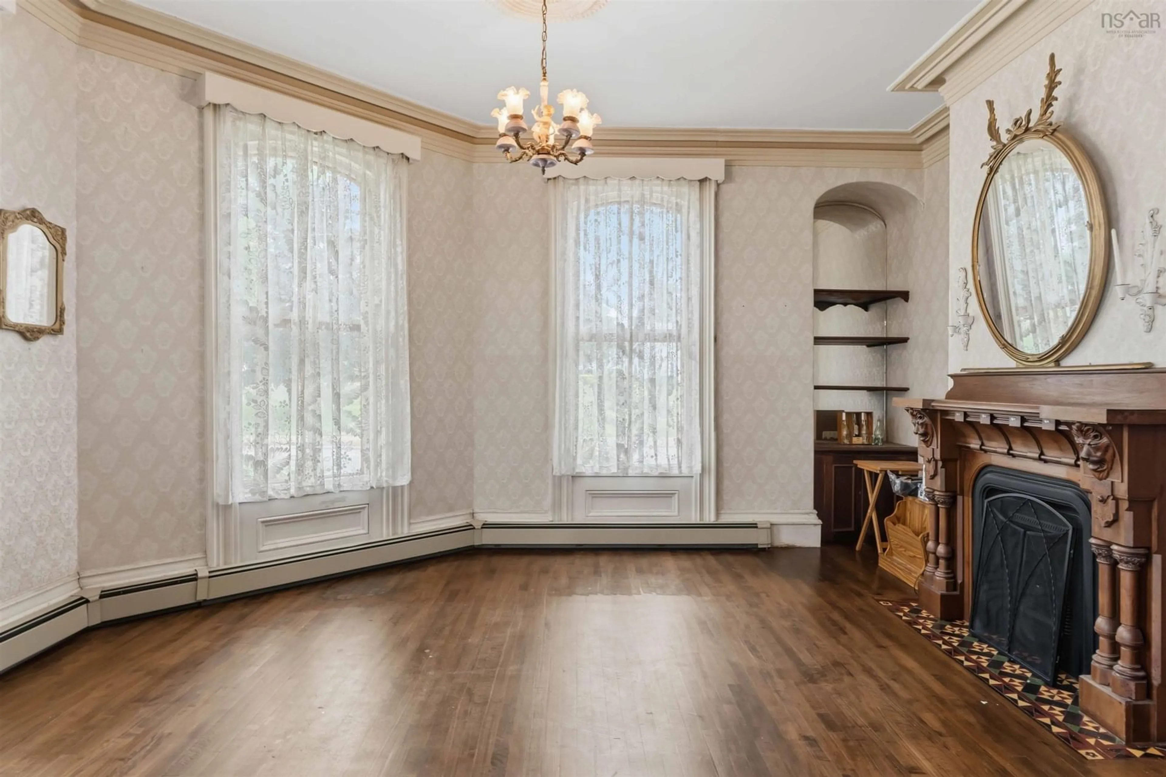 Dining room, wood/laminate floor for 318 Granville St, Bridgetown Nova Scotia B0S 1C0