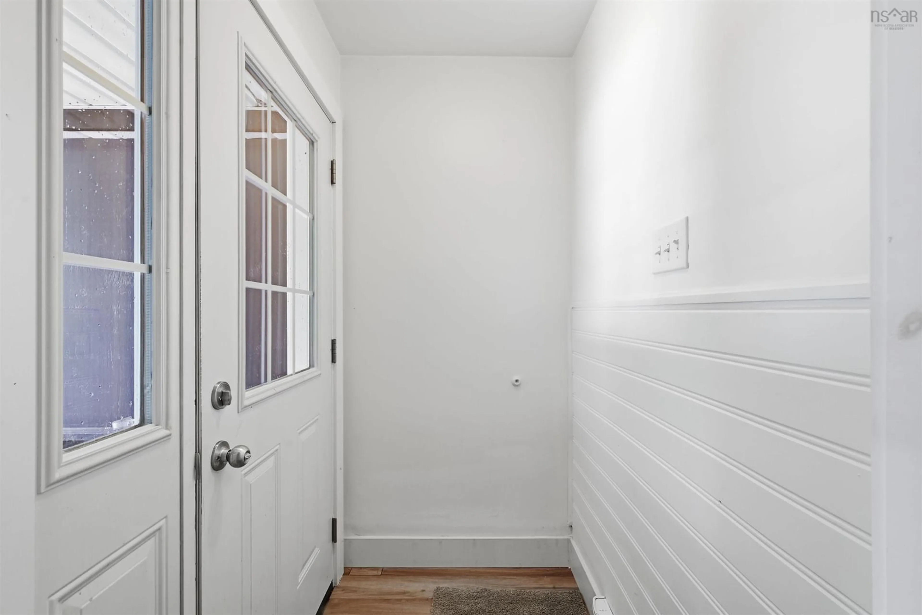 Indoor entryway for 8B Gordon St, Bedford Nova Scotia B4A 2R8