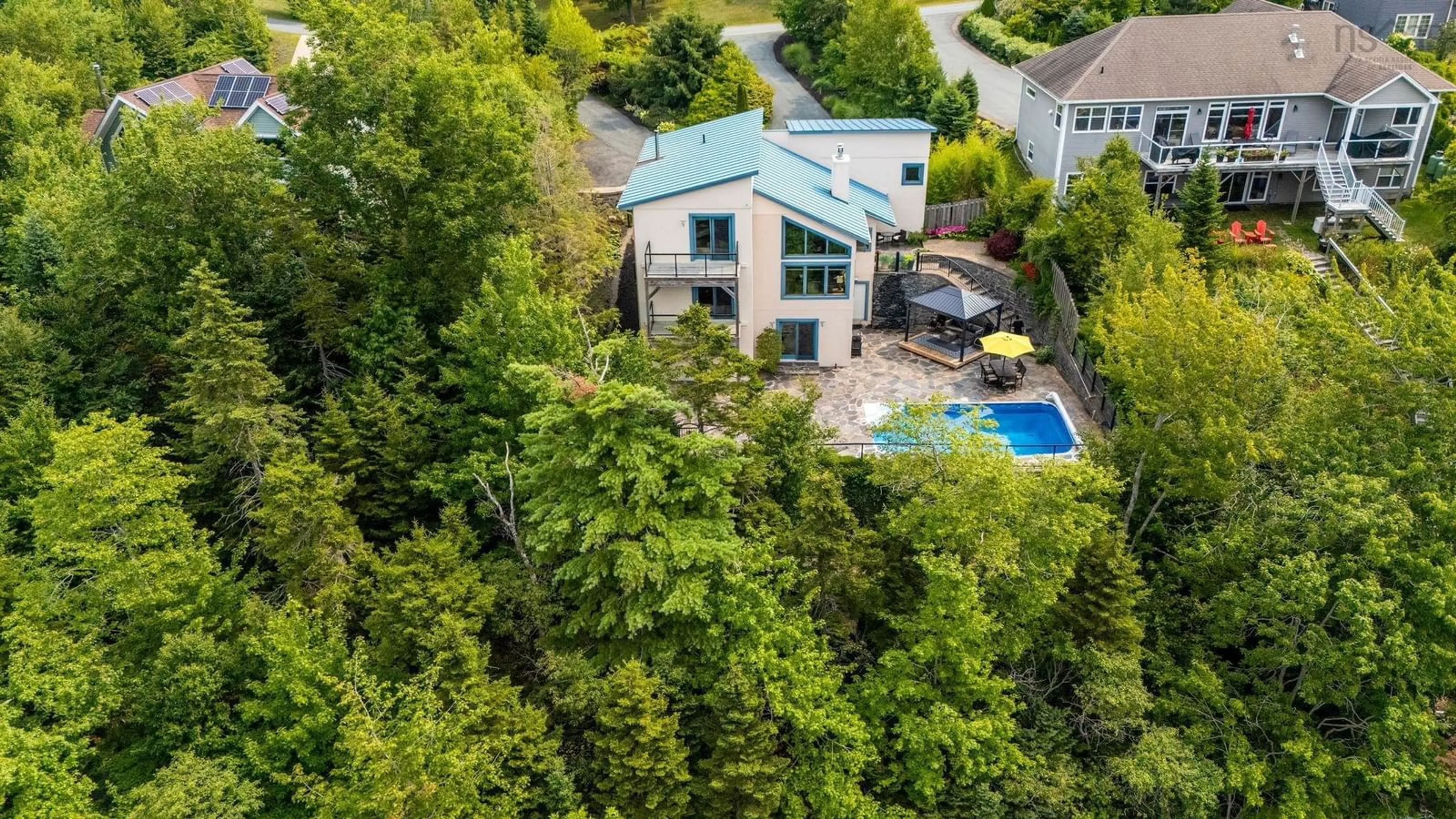 A pic from outside/outdoor area/front of a property/back of a property/a pic from drone, unknown for 49 Fairway Grove, Dartmouth Nova Scotia B2W 6M5