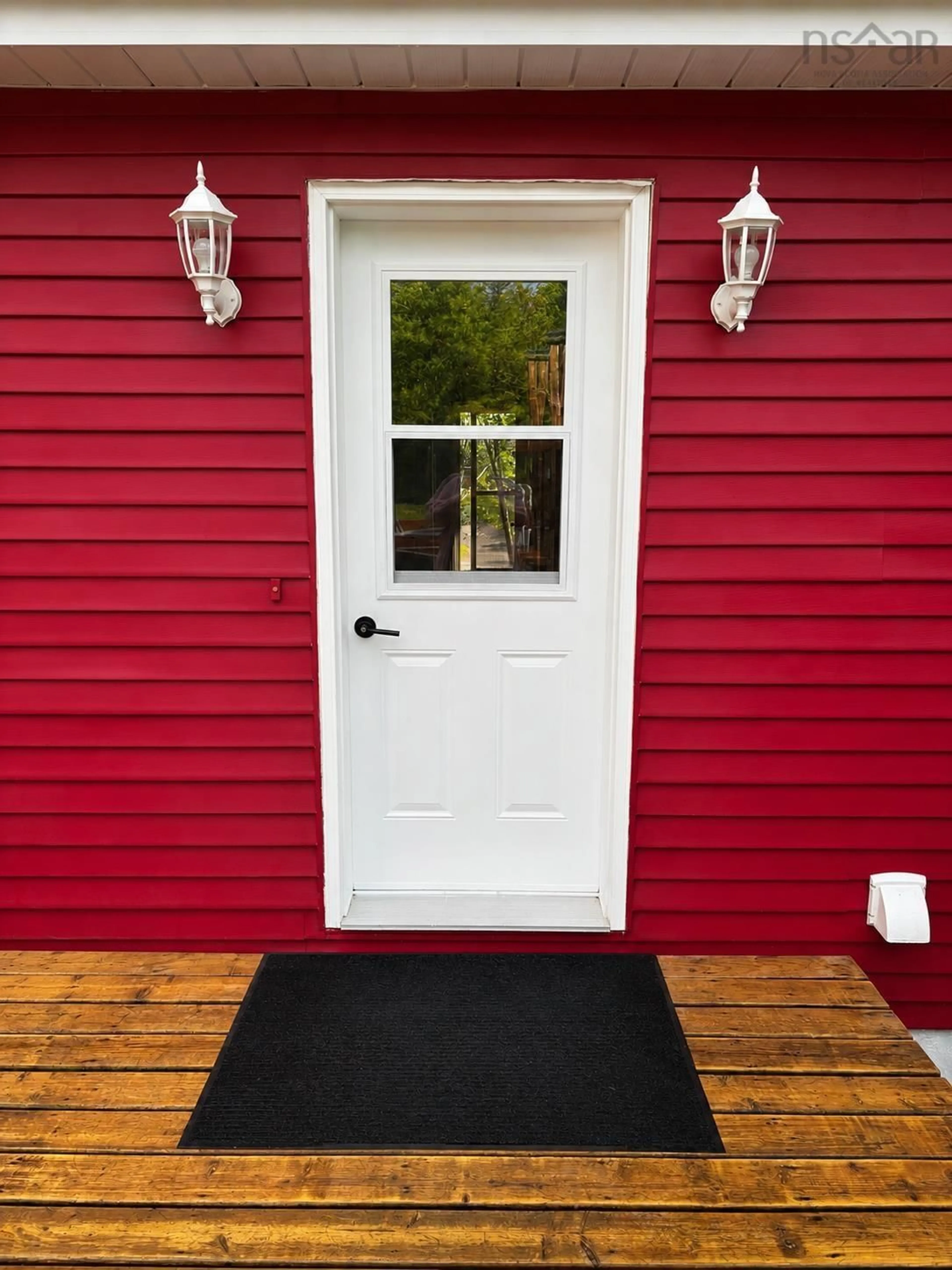 Indoor entryway for 27 Greenridge Dr, Sydney Nova Scotia B1L 1H1