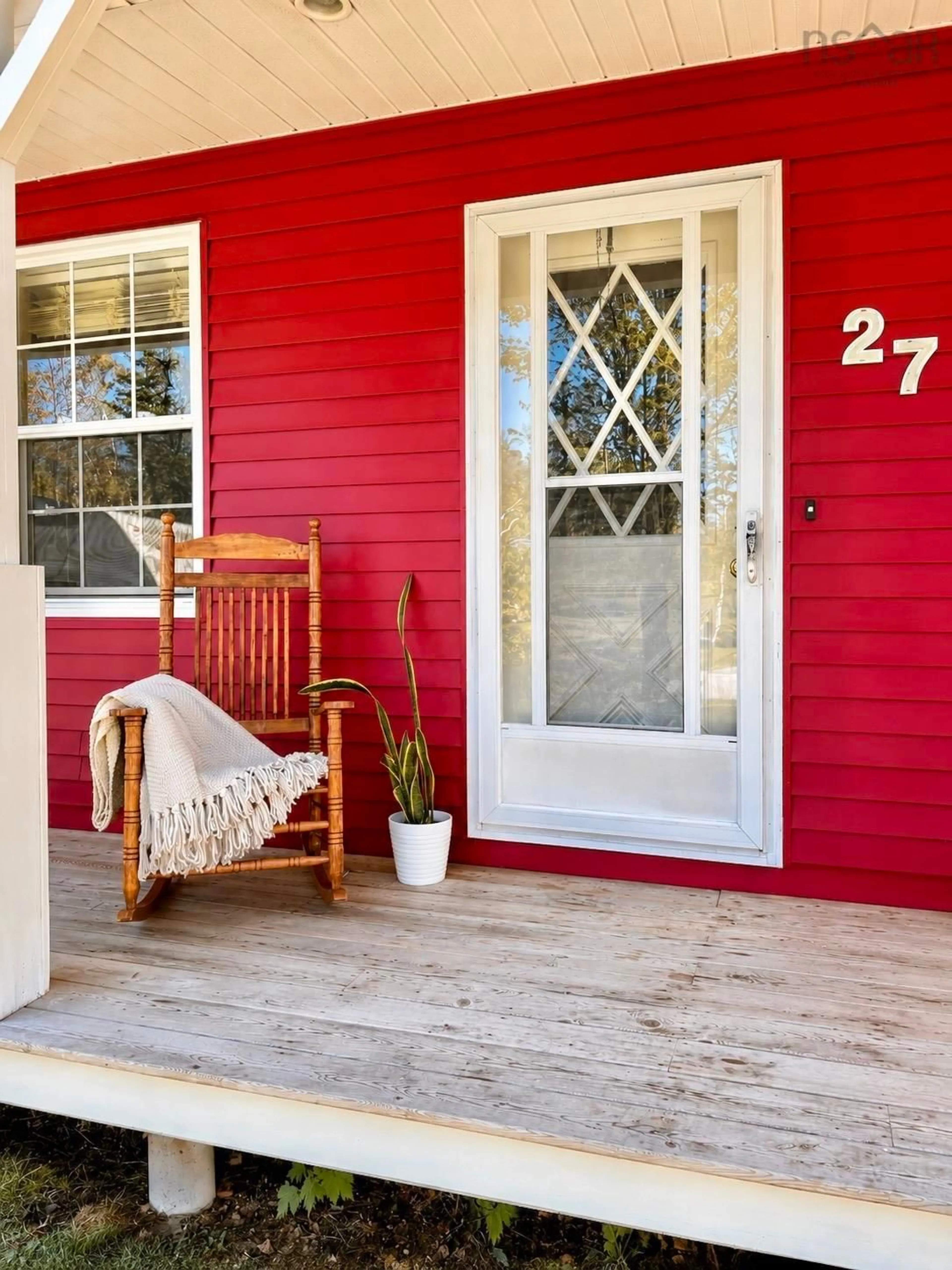 Indoor entryway for 27 Greenridge Dr, Sydney Nova Scotia B1L 1H1