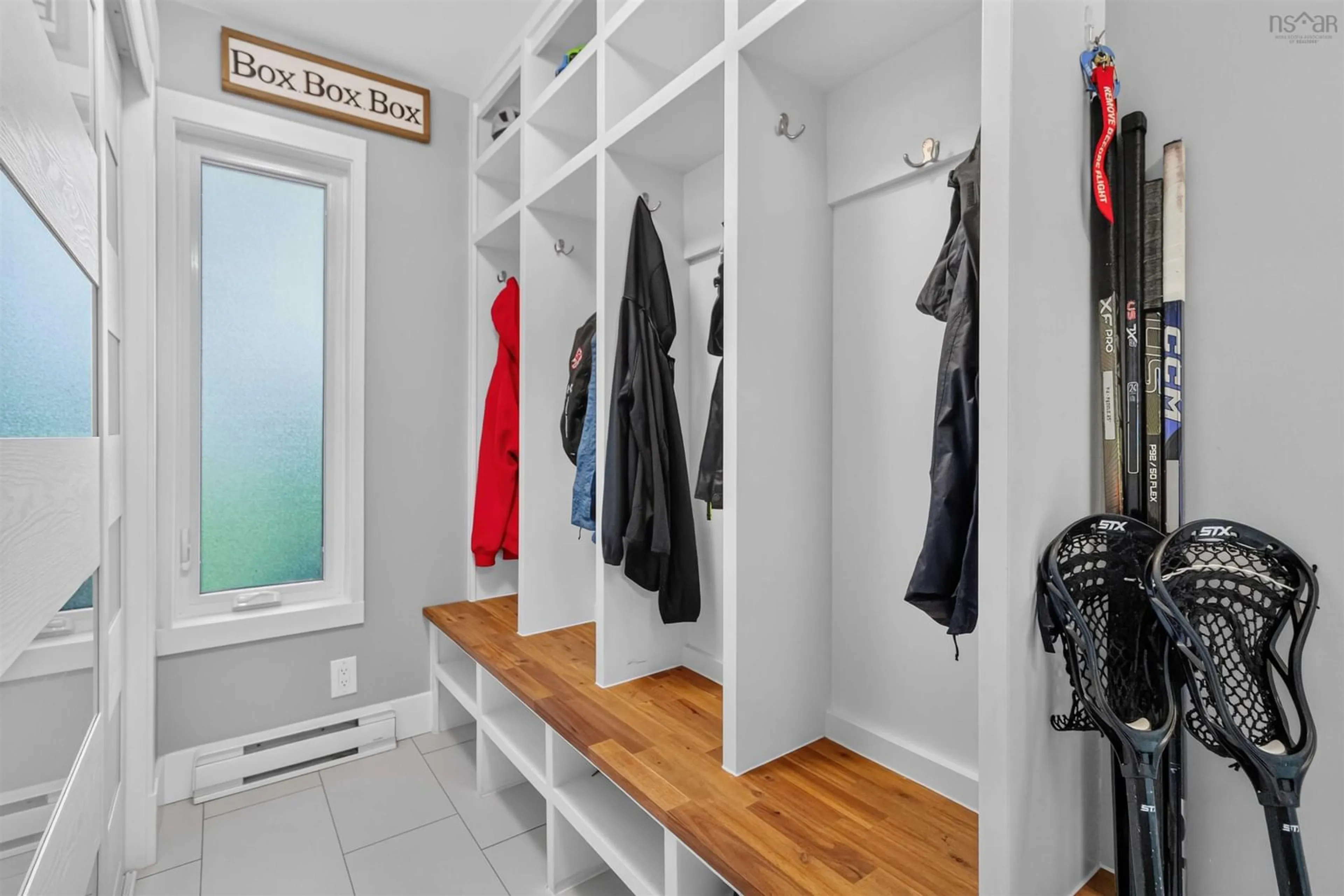 Indoor entryway for 5 Kilbirnie Lane, Halifax Nova Scotia B3M 4E4
