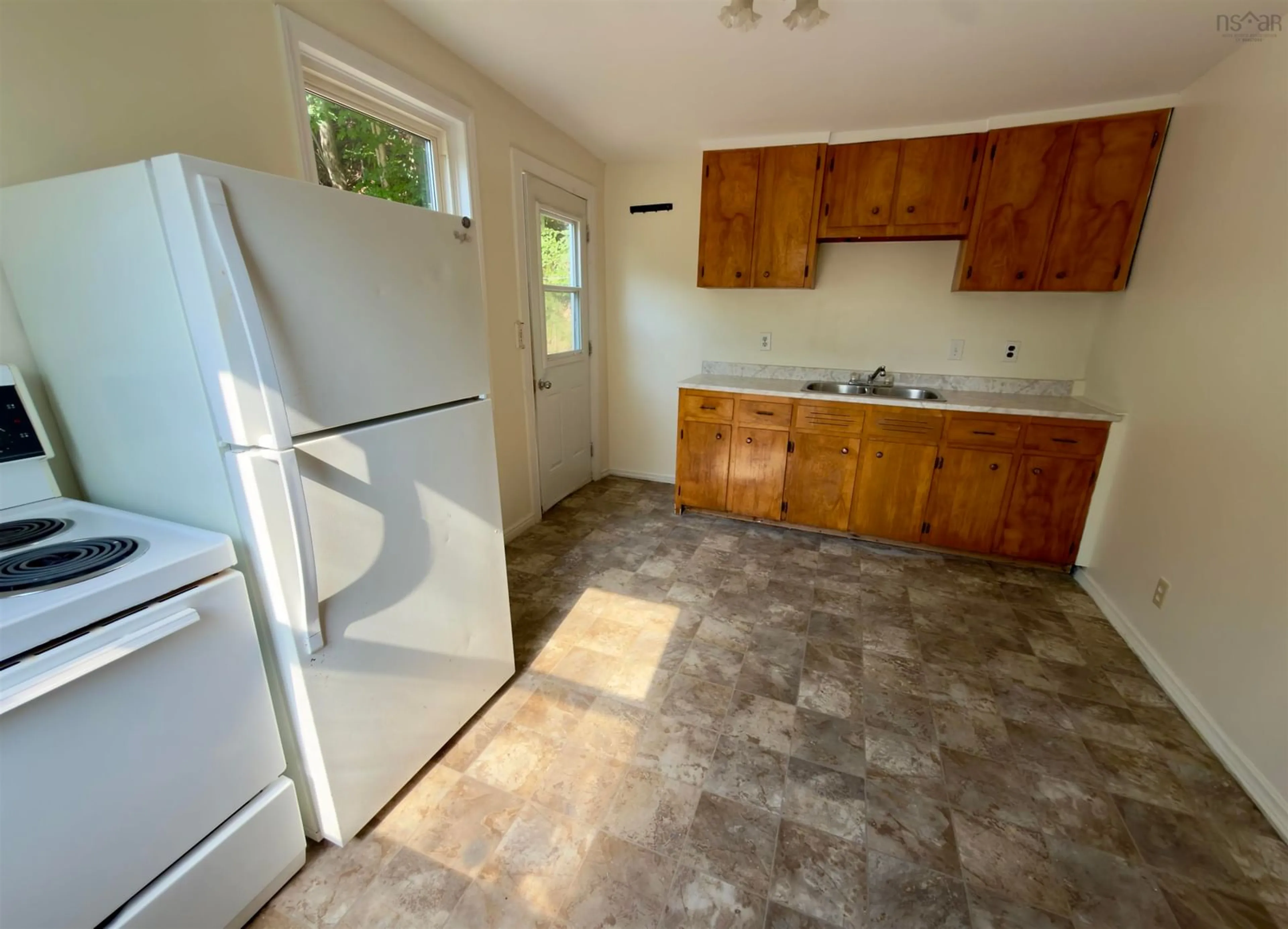 Standard kitchen, ceramic/tile floor for 13 Chester Ave, Kentville Nova Scotia B4N 2J4