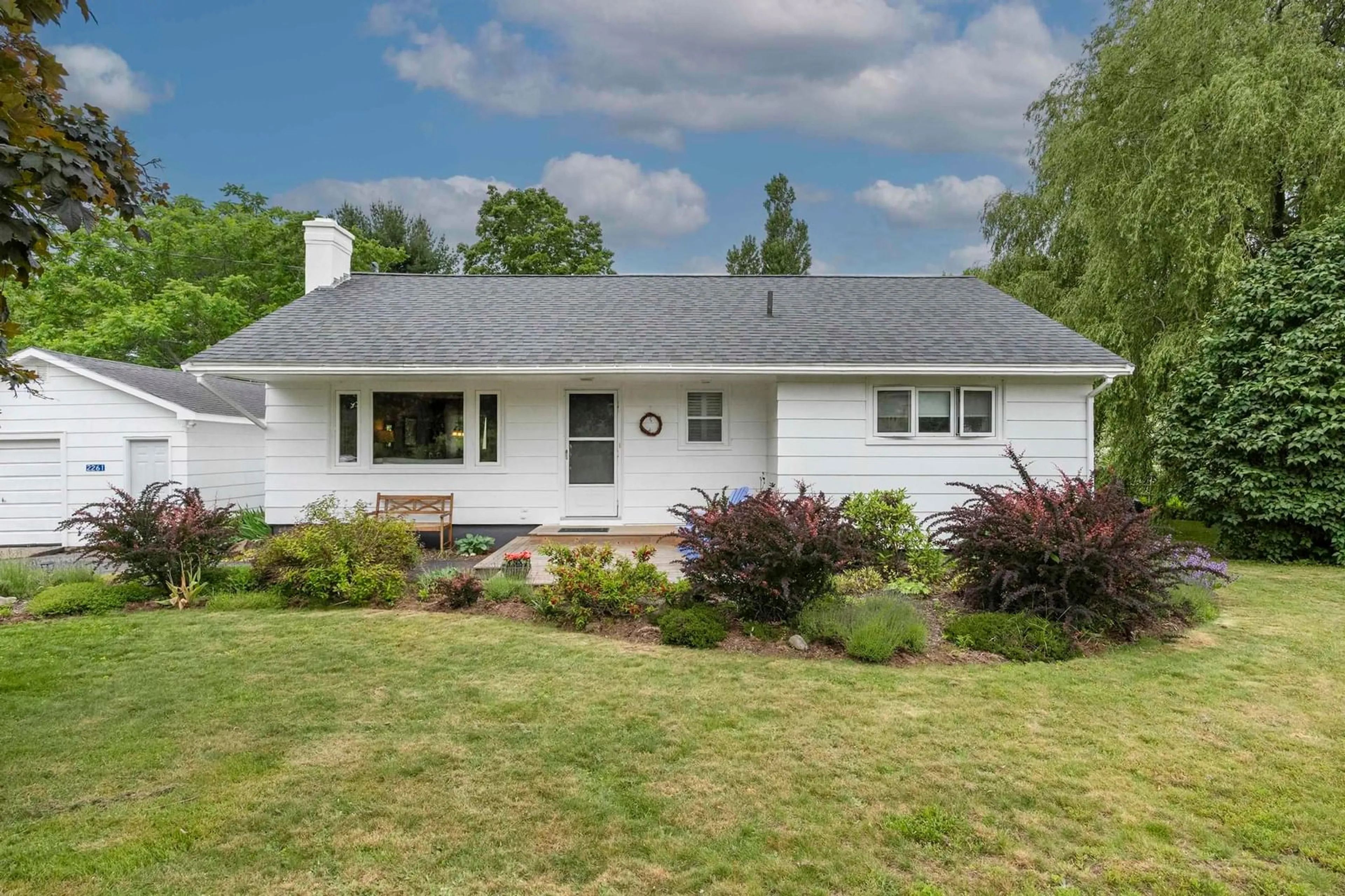 Home with vinyl exterior material, street for 2261 North Ave, Canning Nova Scotia B0P 1H0