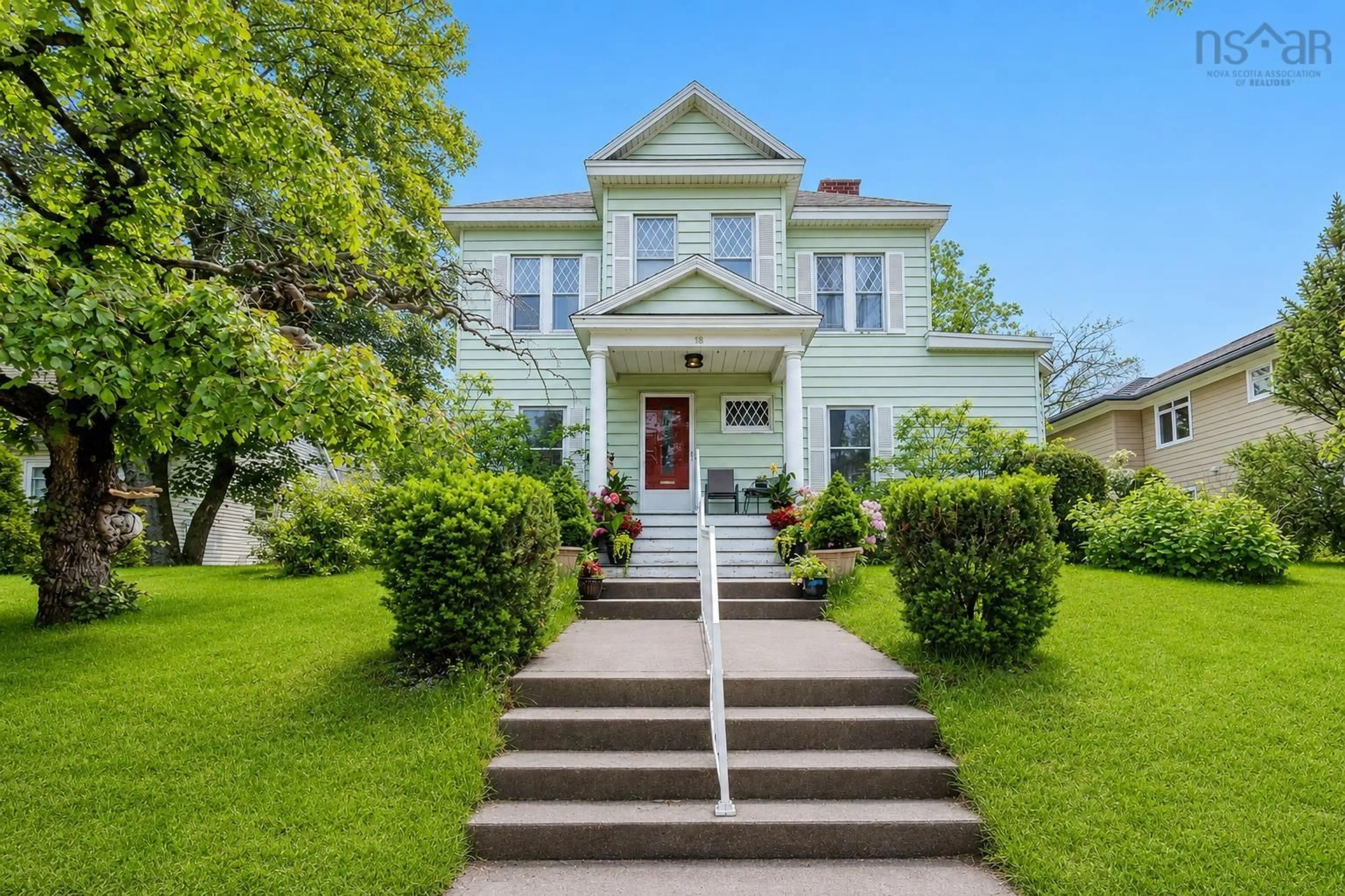 Unknown for 18 Park St, Sydney Nova Scotia B1P 4W4